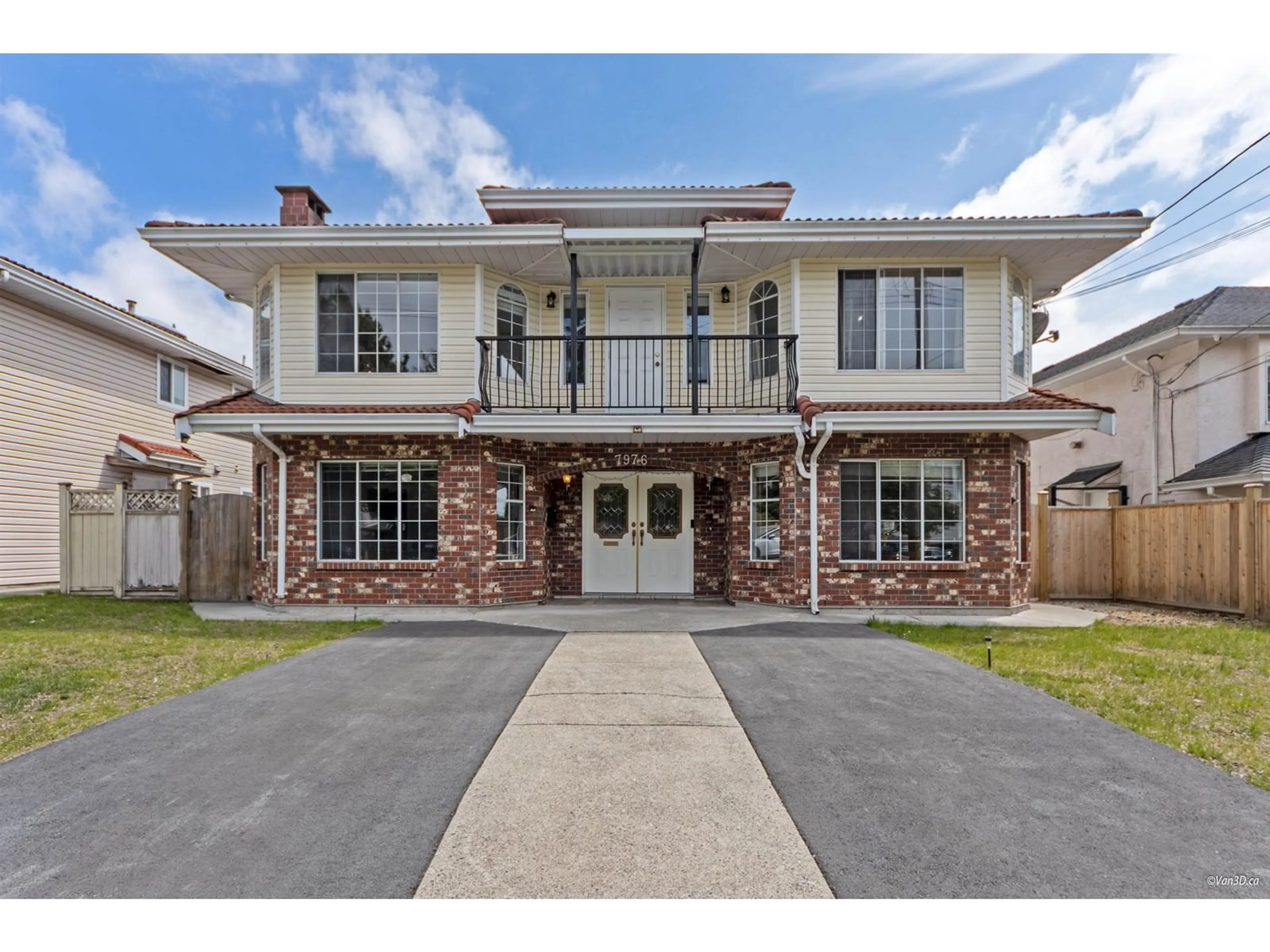 Home with brick exterior material, street for 7976 122, Surrey British Columbia V3W3S7