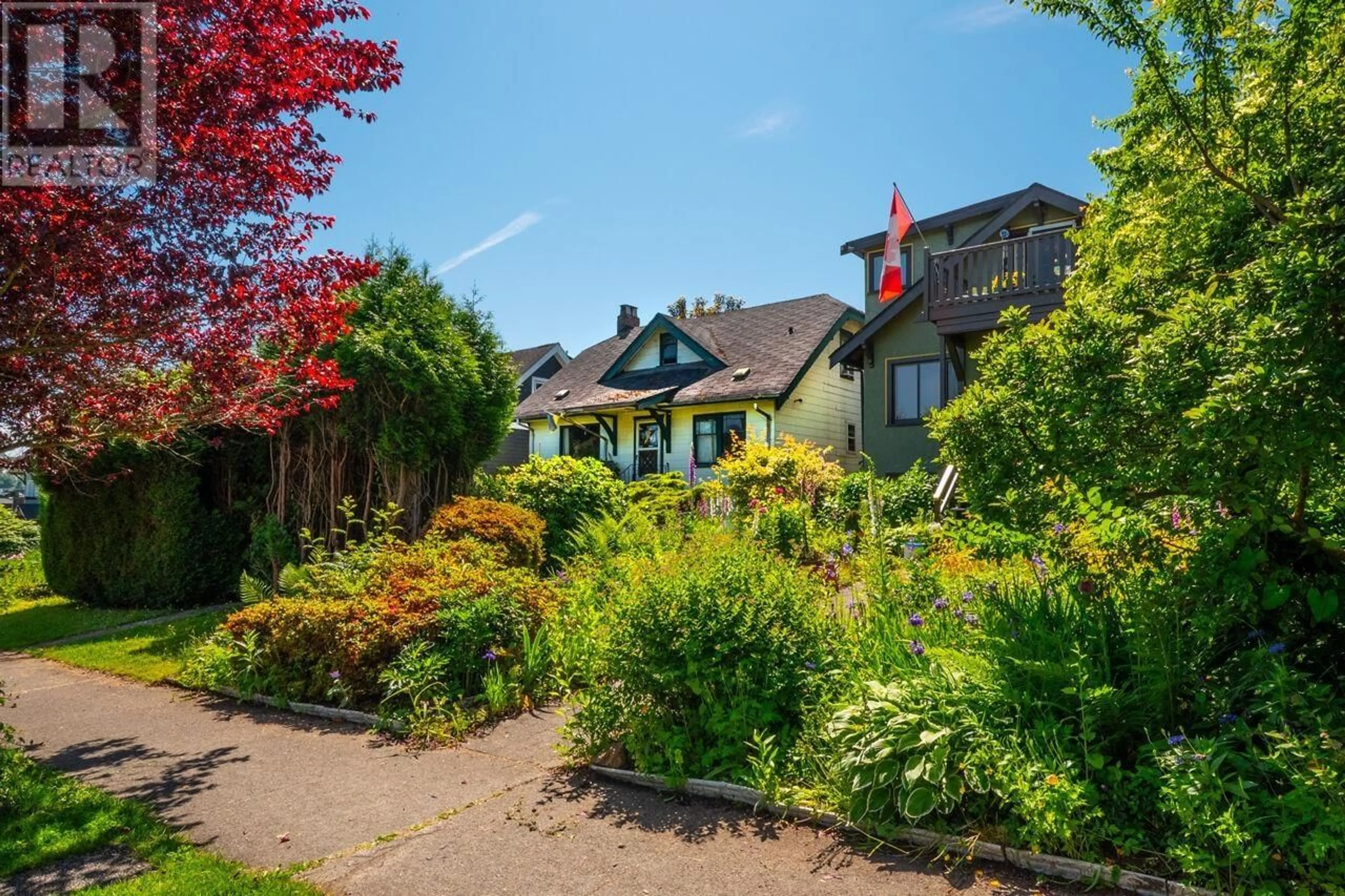 Patio, street for 2856 TRINITY STREET, Vancouver British Columbia V5K1E9