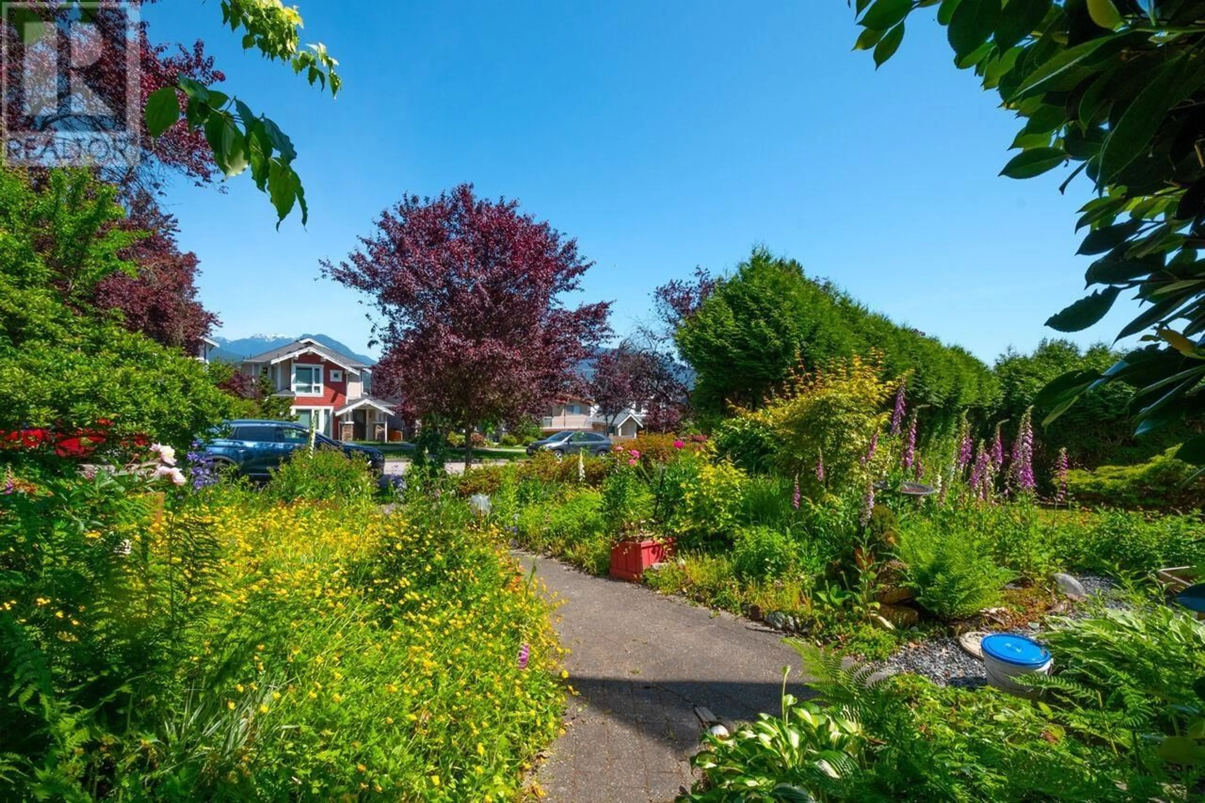 Patio, mountain view for 2856 TRINITY STREET, Vancouver British Columbia V5K1E9
