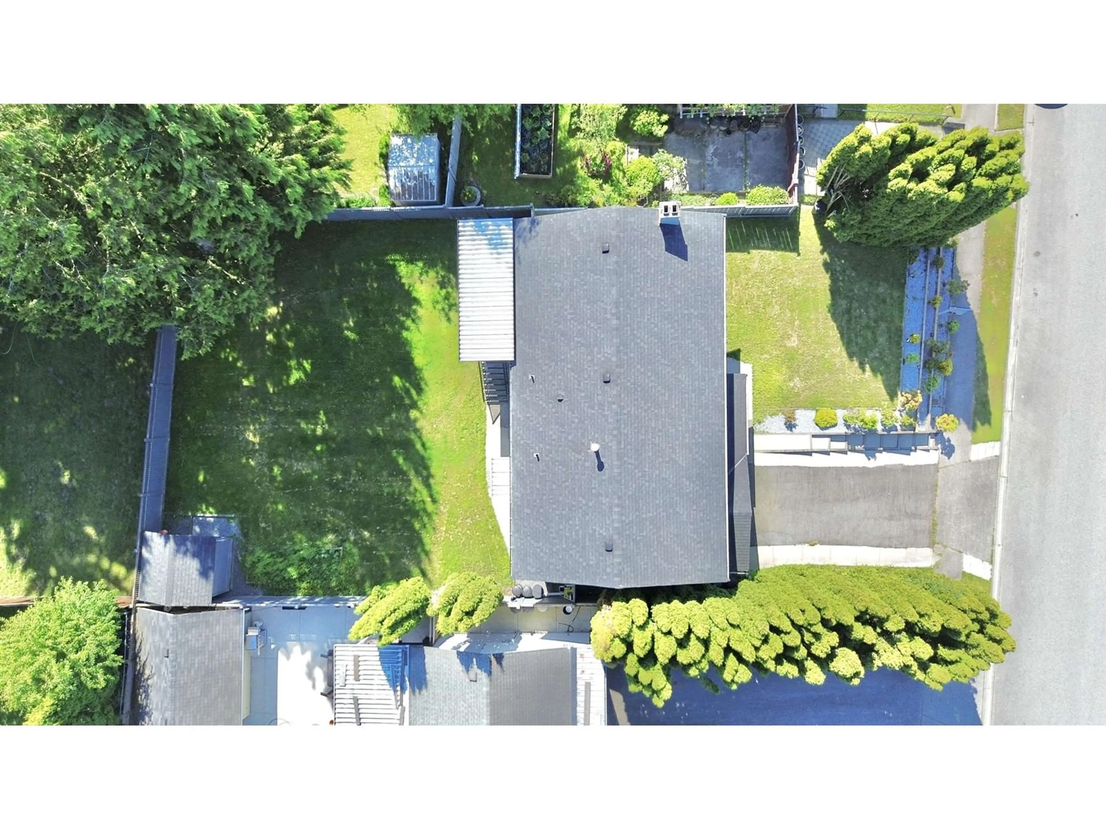 A pic from outside/outdoor area/front of a property/back of a property/a pic from drone, street for 19966 50A, Langley British Columbia V3A6S1