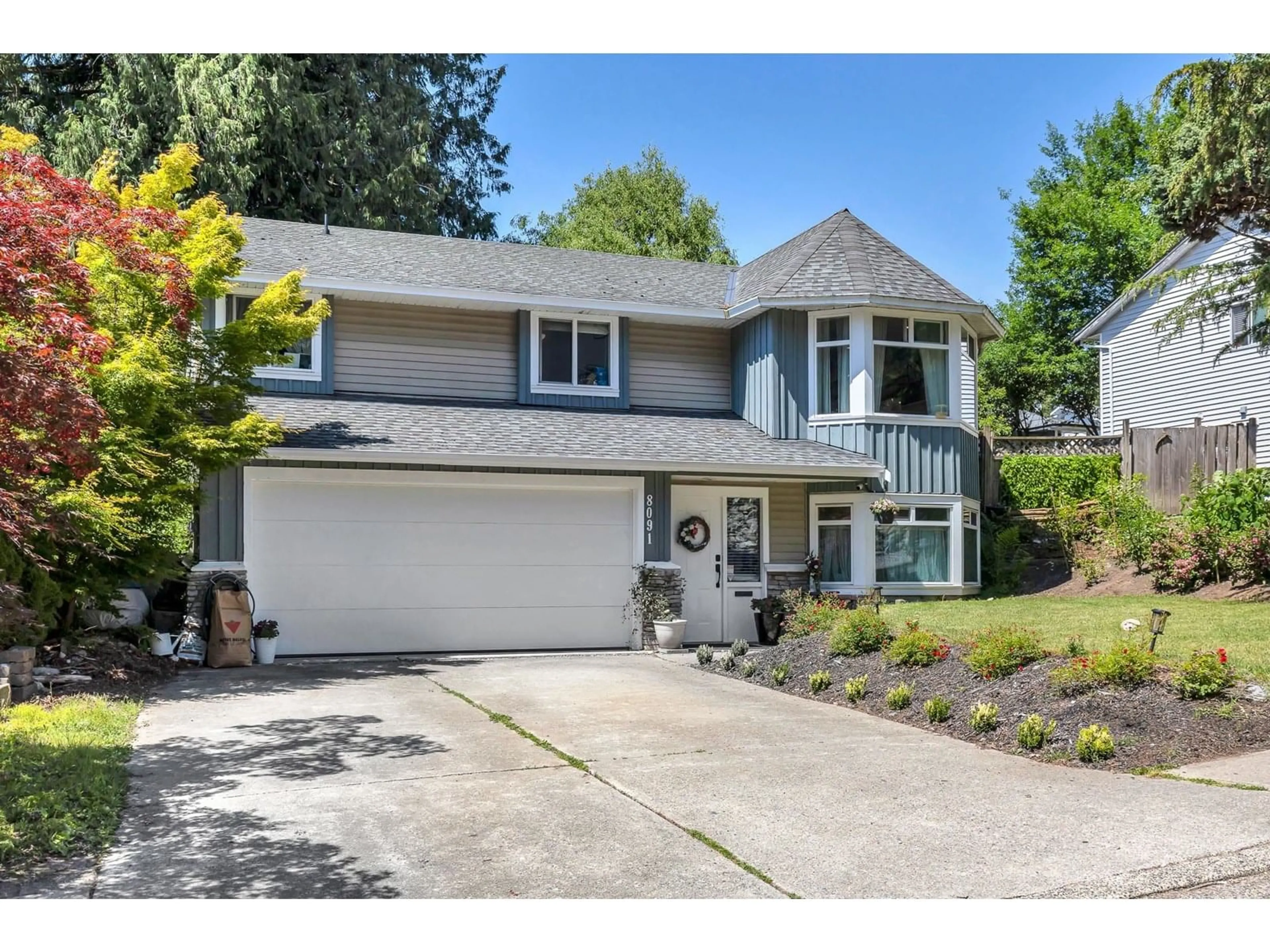 Home with vinyl exterior material, street for 8091 KNIGHT, Mission British Columbia V2V5Y4