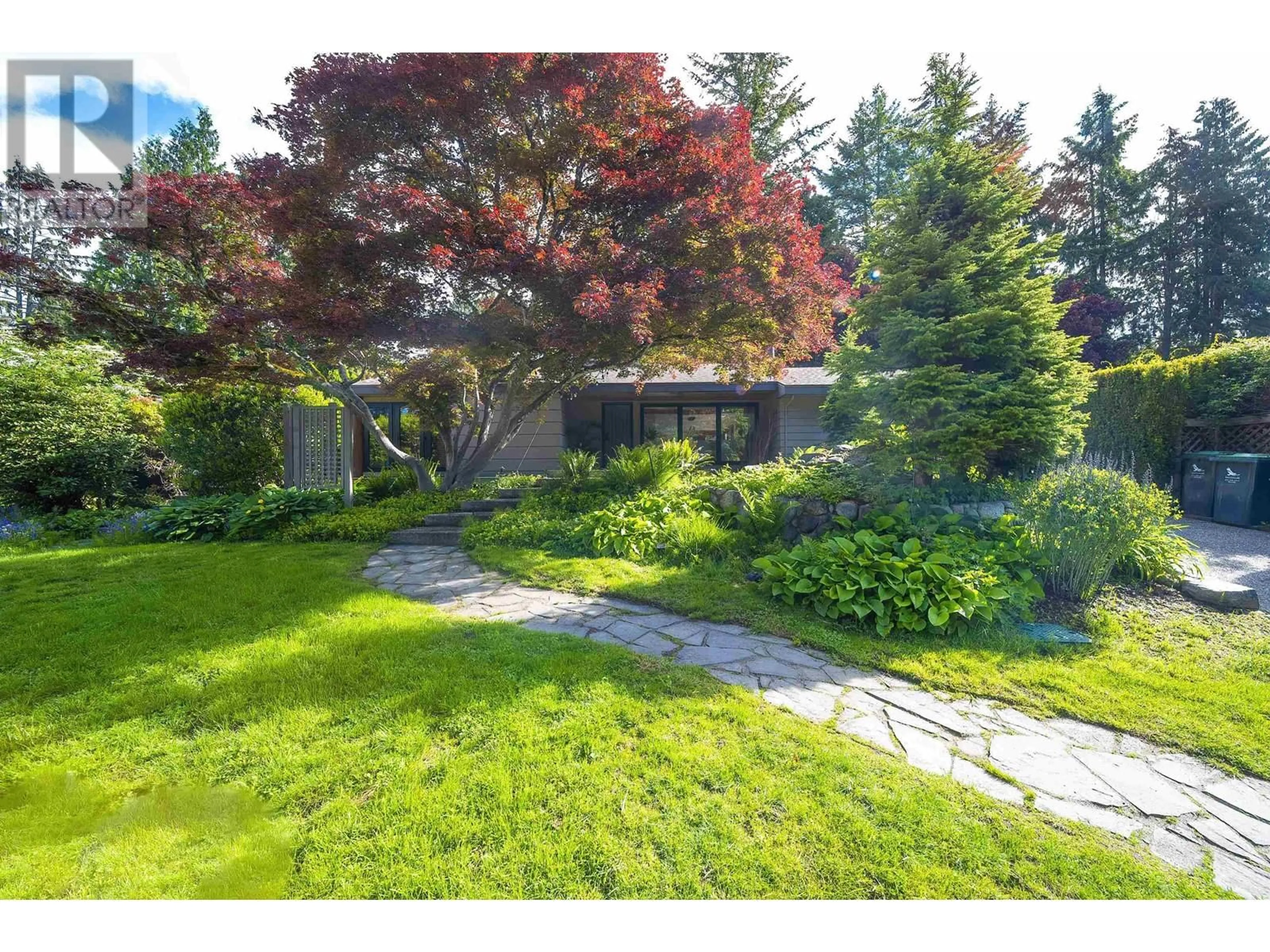 Patio, street for 4096 SUNSET BOULEVARD, North Vancouver British Columbia V7R3Y8