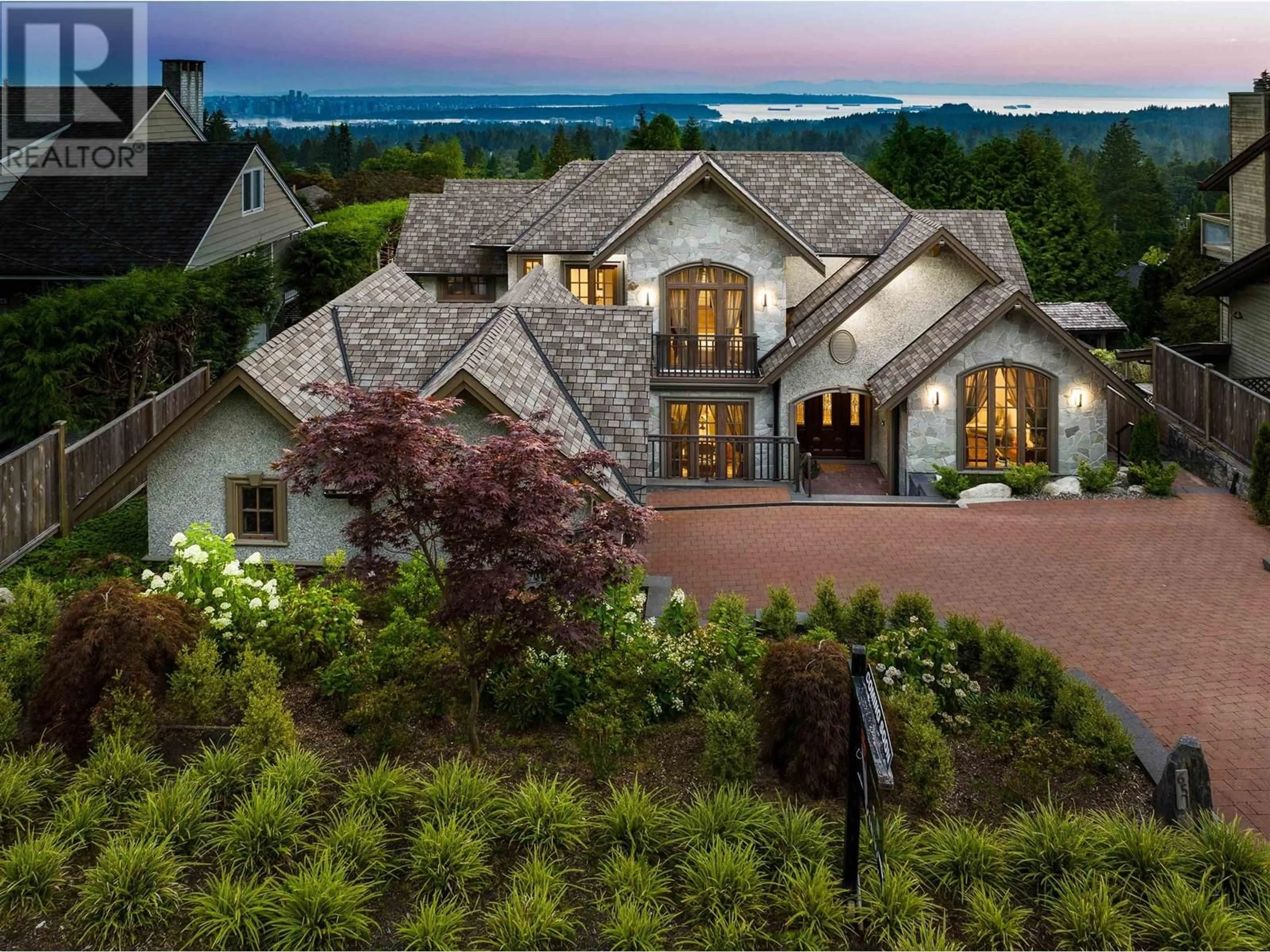 Home with brick exterior material, mountain view for 651 ALPINE COURT, North Vancouver British Columbia V7R2L7