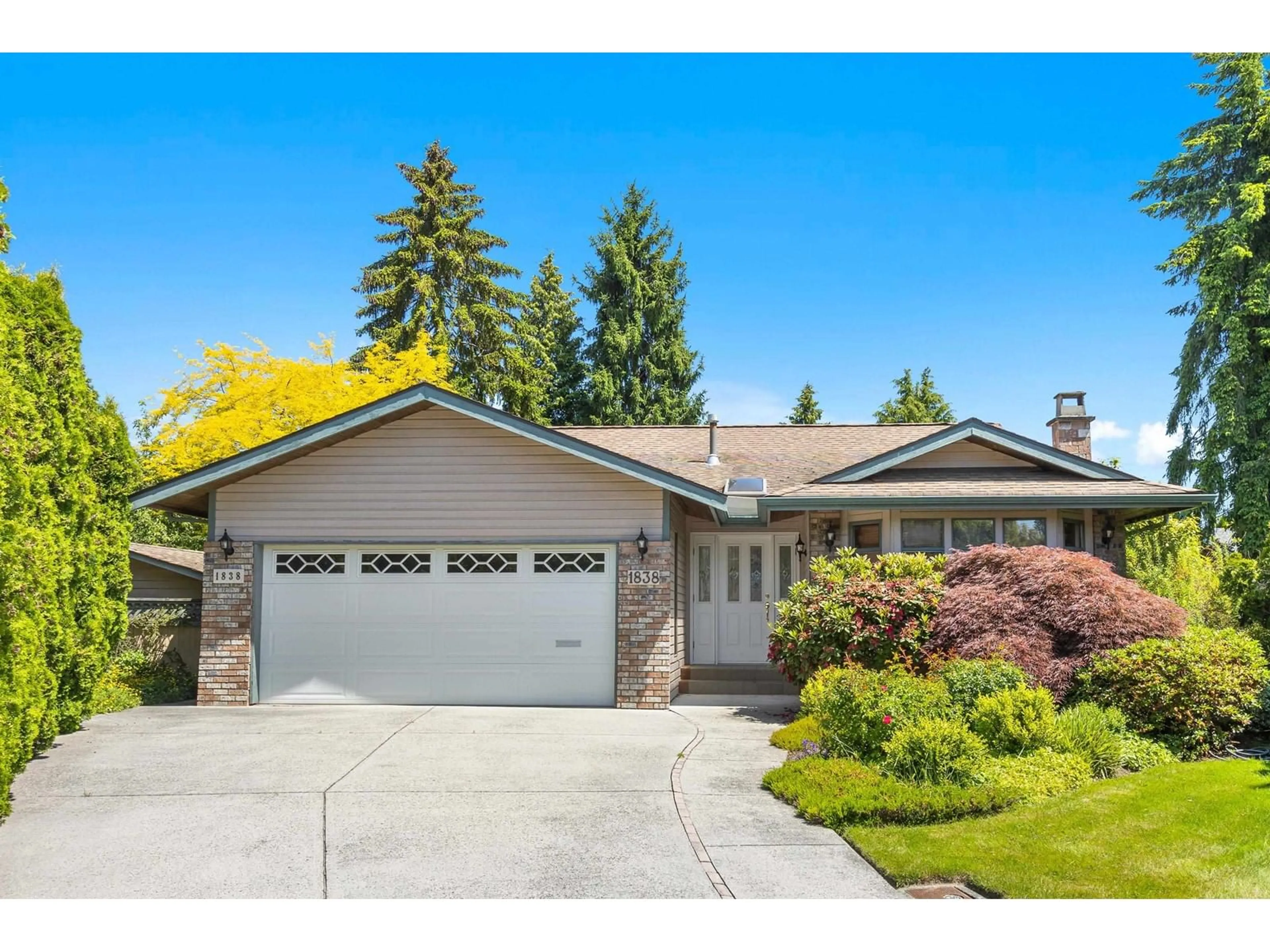 Home with vinyl exterior material, street for 1838 140B, Surrey British Columbia V4A6X8