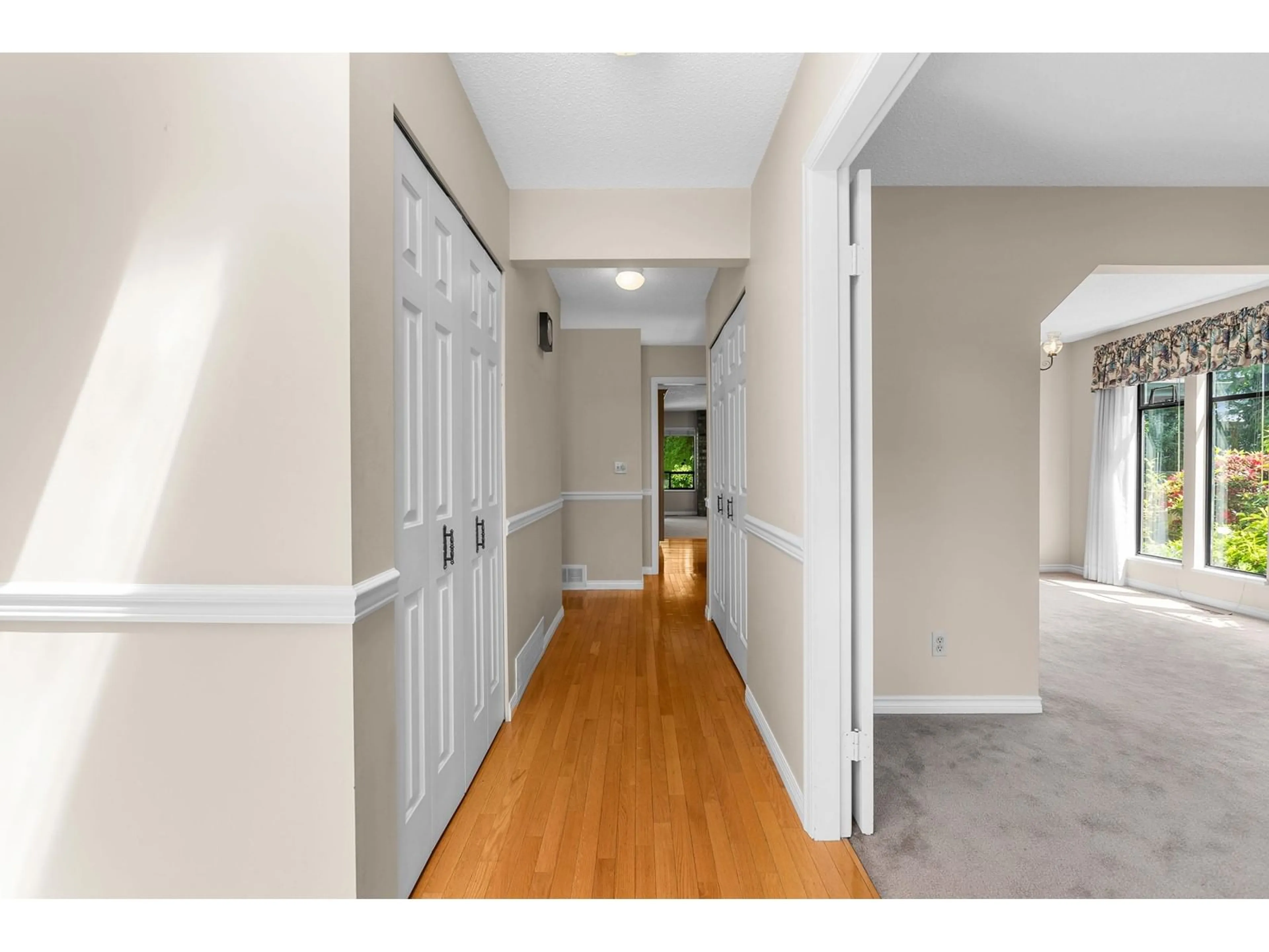 Indoor foyer for 1838 140B, Surrey British Columbia V4A6X8