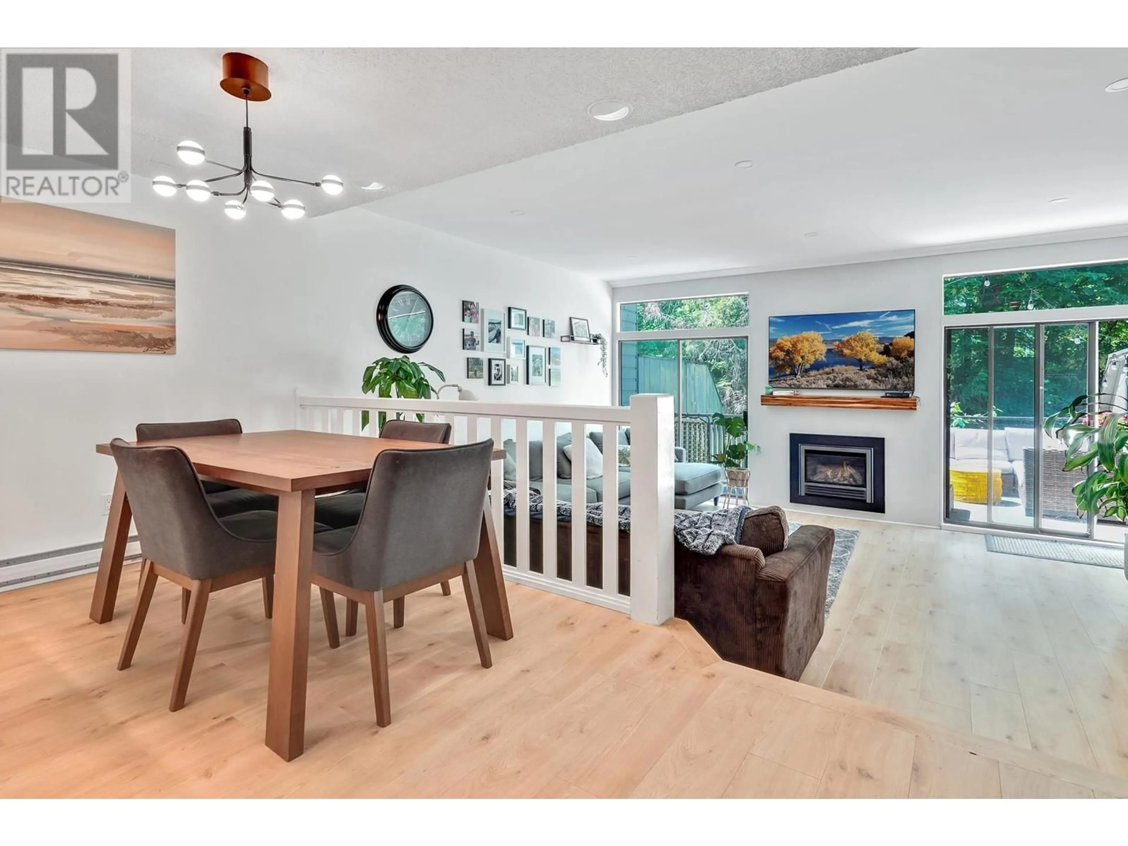 Open concept kitchen, wood/laminate floor for 1147 FAIRWAY VIEWS WYND, Delta British Columbia V4L2E2