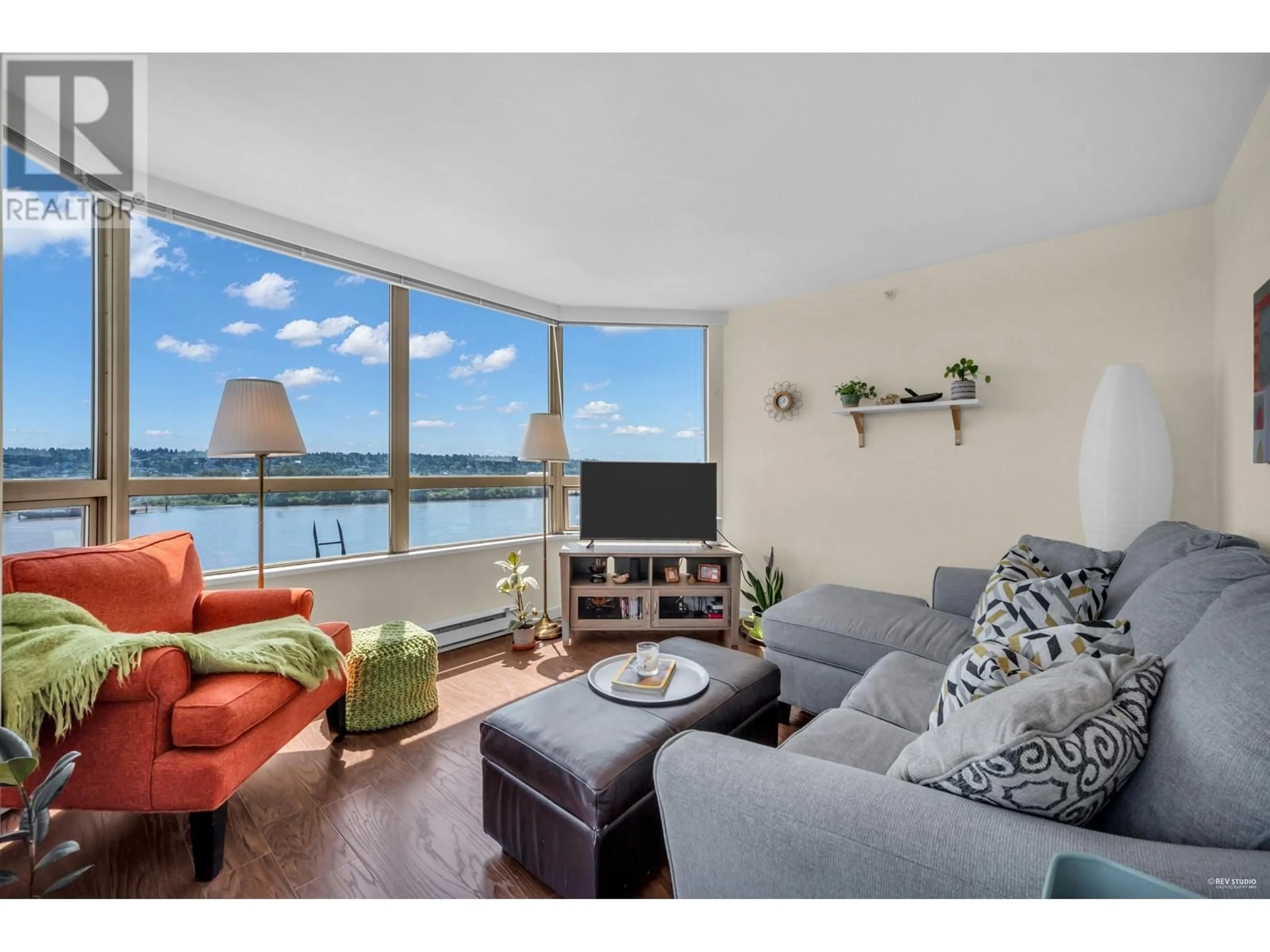 Living room with furniture, unknown for 501 - 328 CLARKSON STREET, New Westminster British Columbia V3L5S3