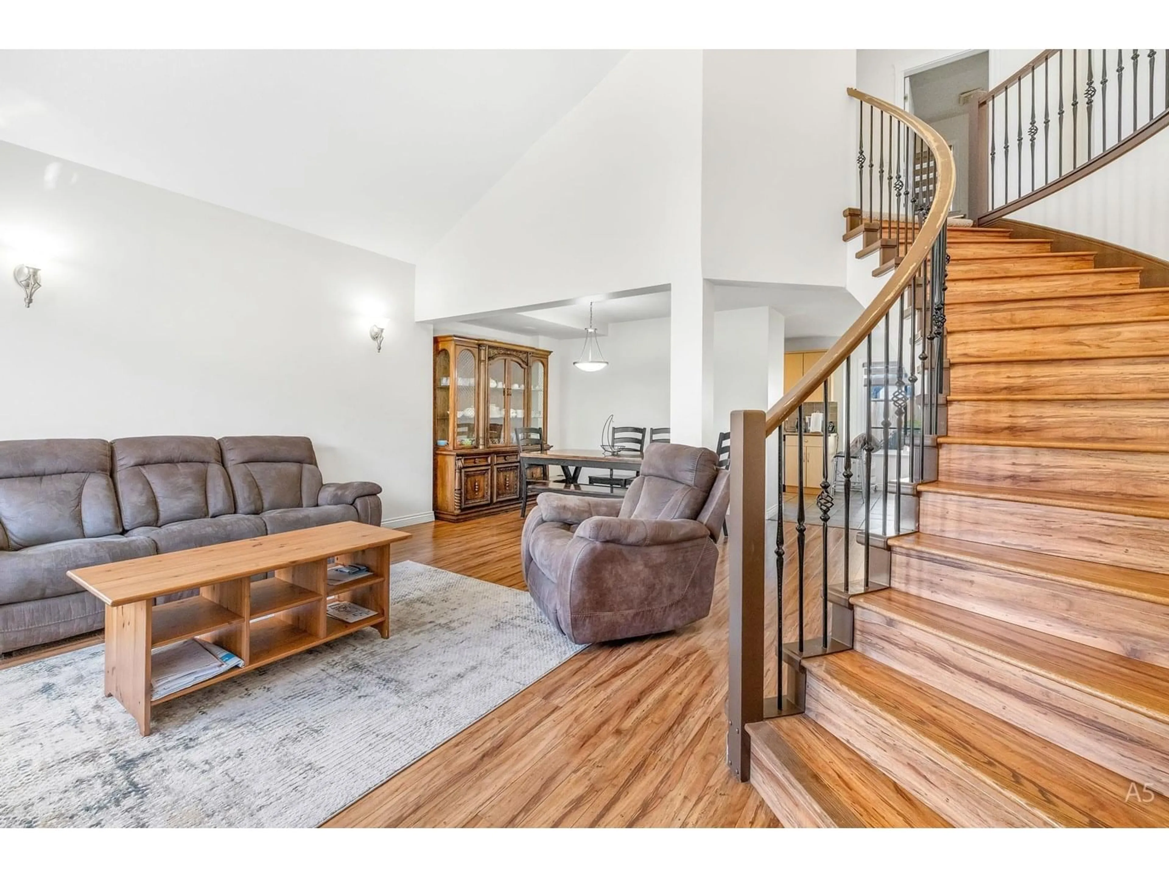 Indoor foyer for 37 - 6116 128, Surrey British Columbia V3X1T1