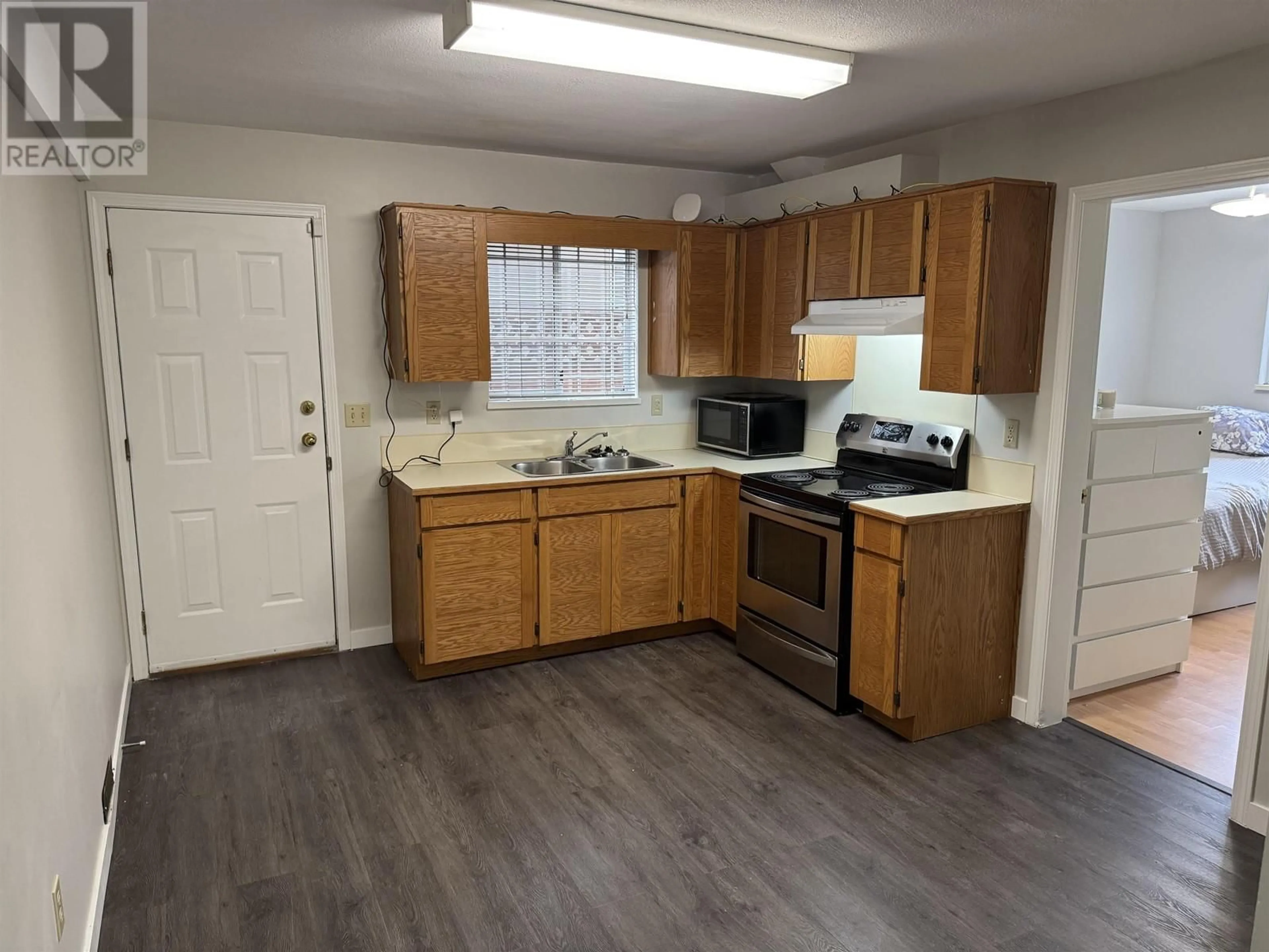 Standard kitchen, unknown for 5031 HALIFAX STREET, Burnaby British Columbia V5B2N4