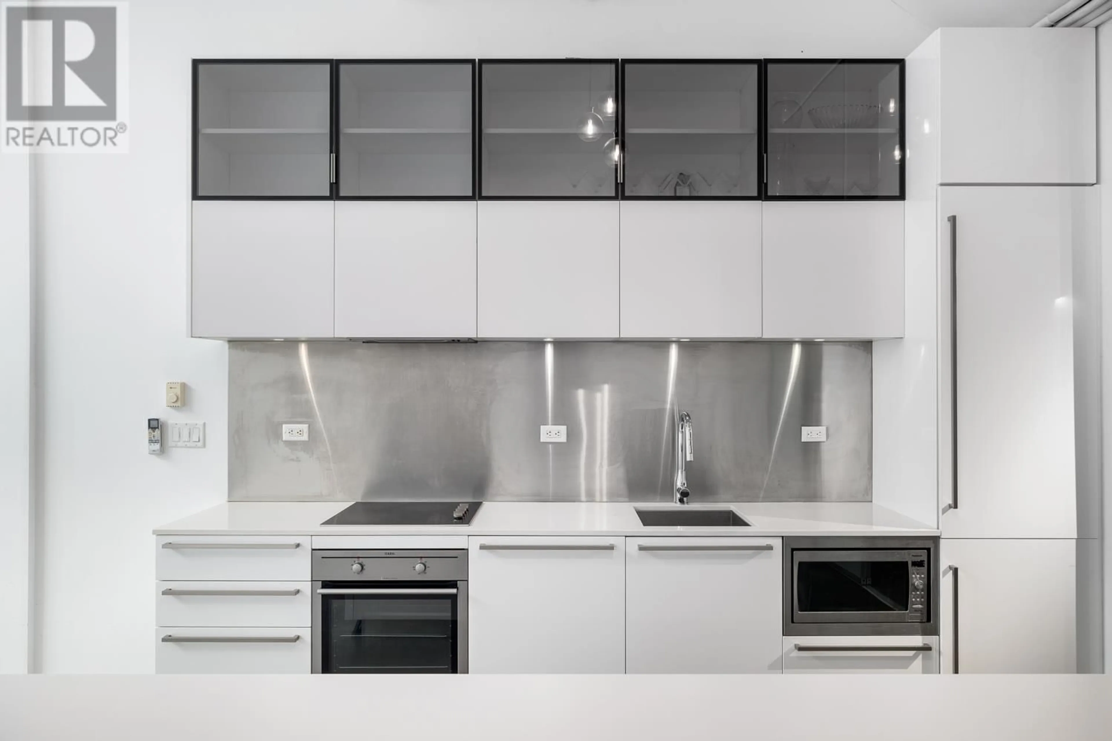 Contemporary kitchen, unknown for 609 - 53 HASTINGS STREET, Vancouver British Columbia V6B1G4
