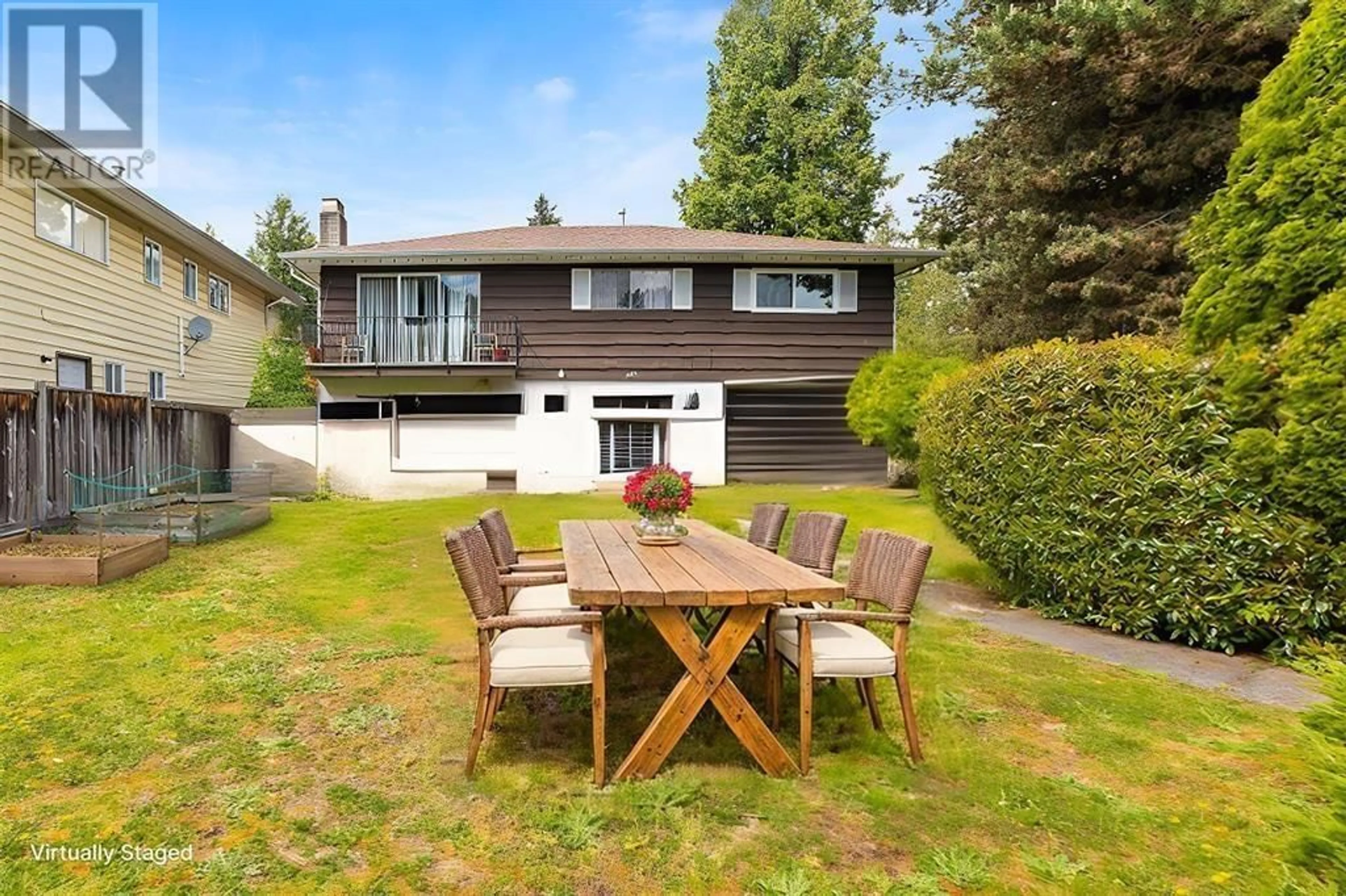 Unknown for 2125 BOULEVARD CRESCENT, North Vancouver British Columbia V7L3Y9