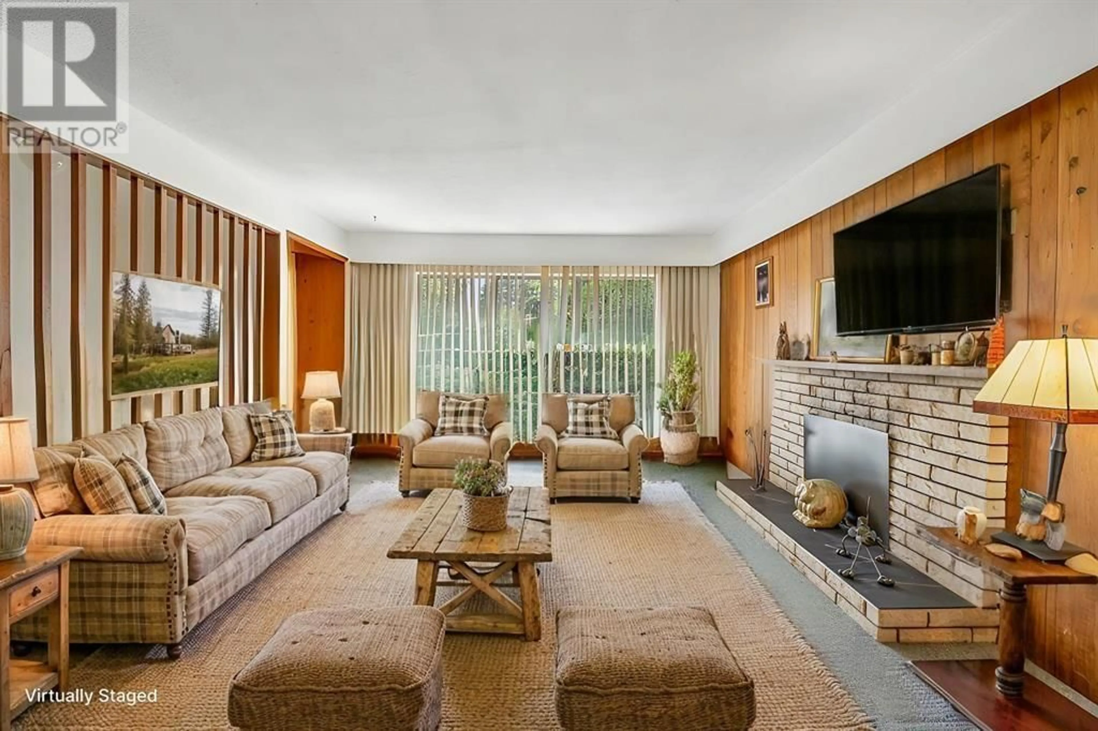 Living room with furniture, unknown for 2125 BOULEVARD CRESCENT, North Vancouver British Columbia V7L3Y9