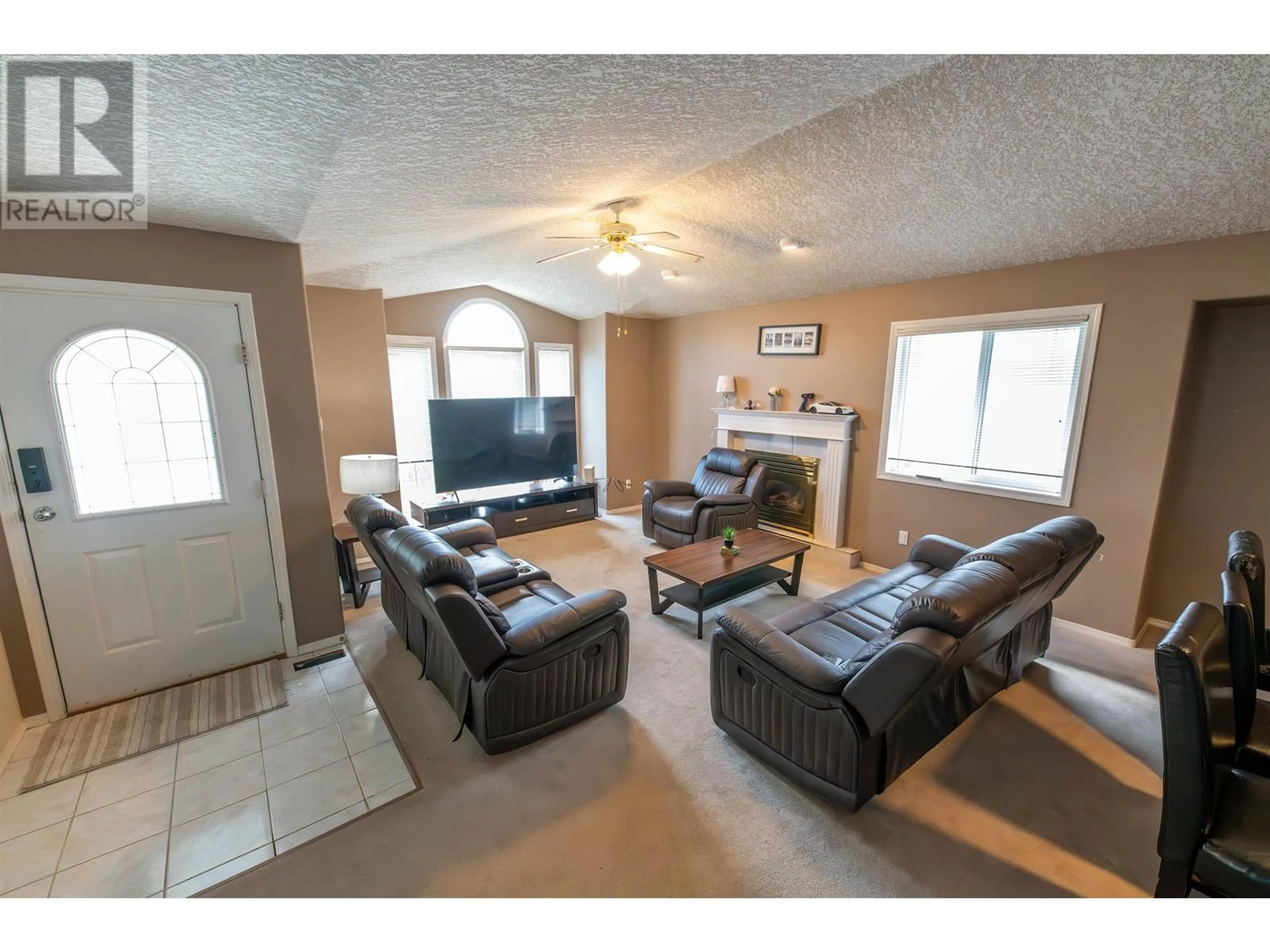 Living room with furniture, unknown for 6857 WESTGATE AVENUE, Prince George British Columbia V2N5R2