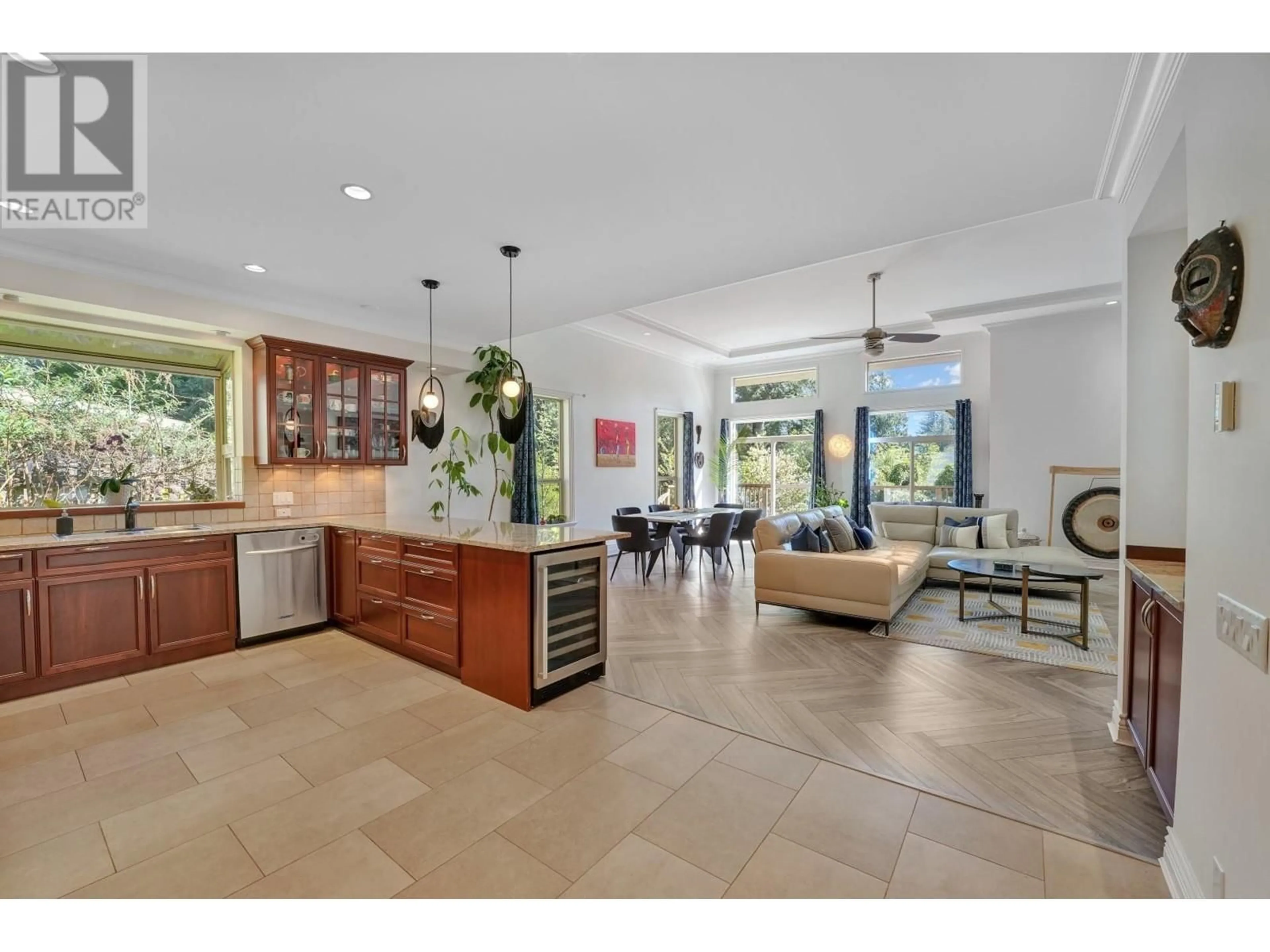 Open concept kitchen, ceramic/tile floor for 1321 HILLCREST ROAD, Bowen Island British Columbia V0N1G1