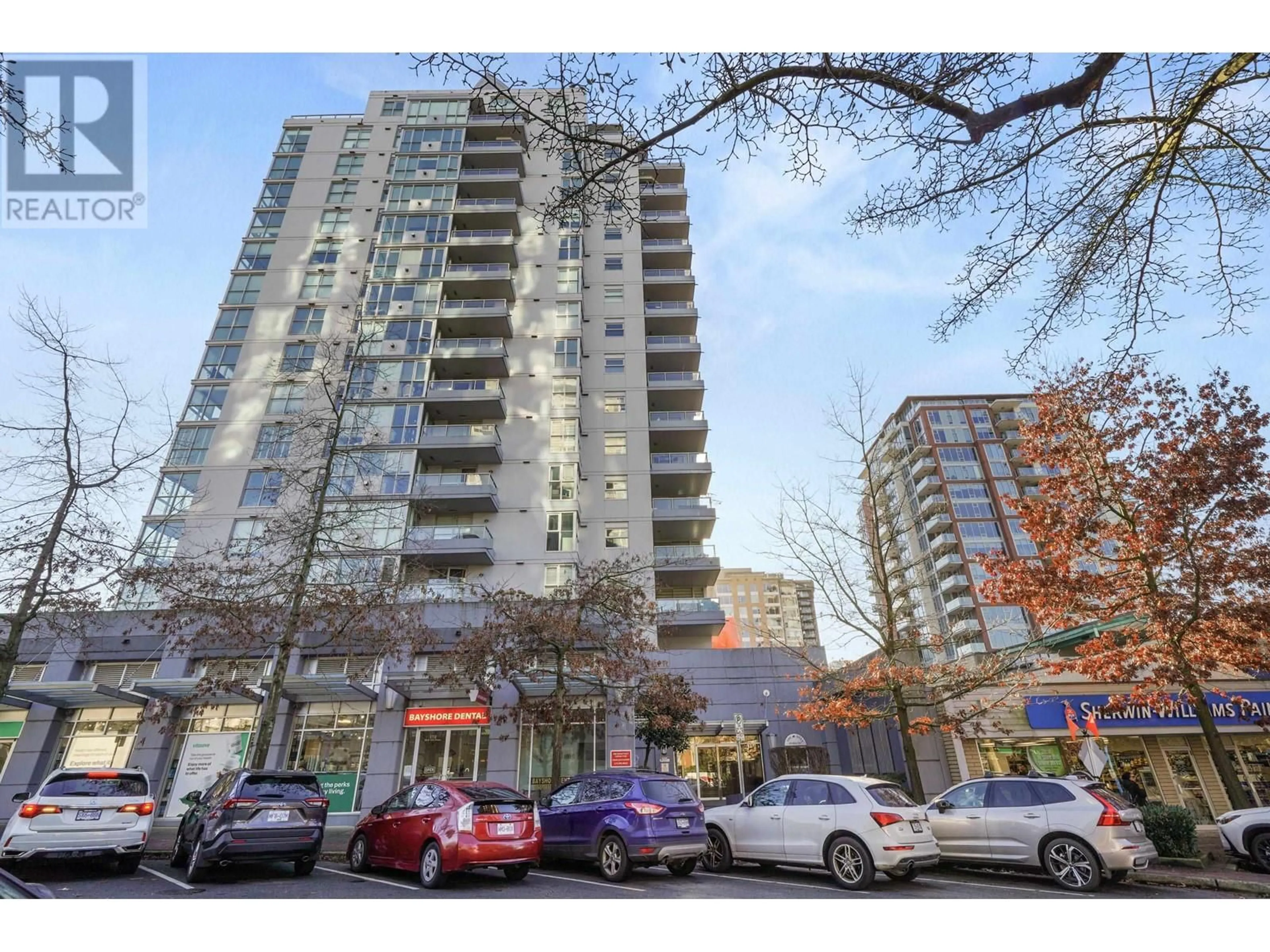 Patio, street for 403 - 121 16TH STREET, North Vancouver British Columbia V7M3P4