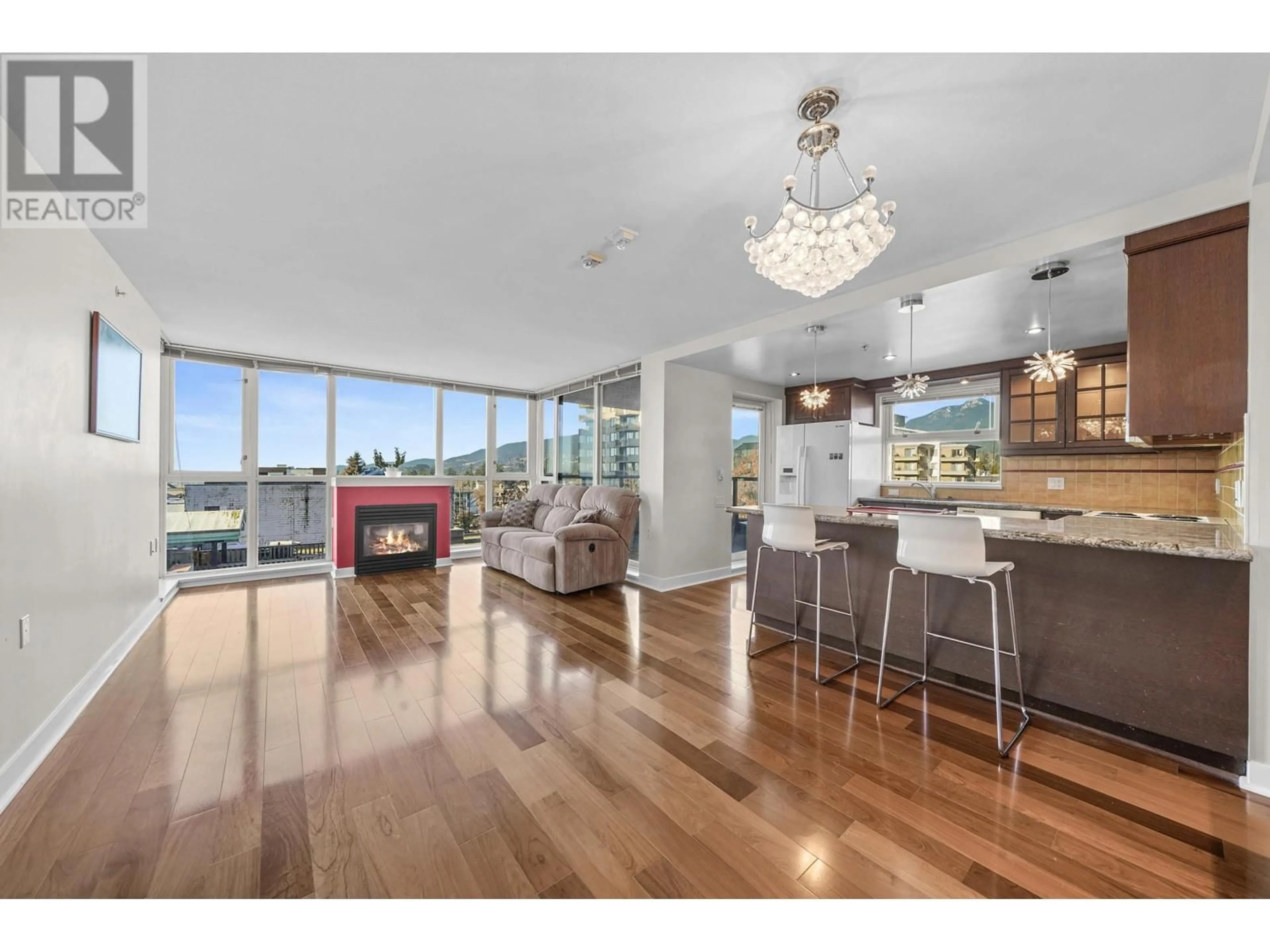 Open concept kitchen, unknown for 403 - 121 16TH STREET, North Vancouver British Columbia V7M3P4