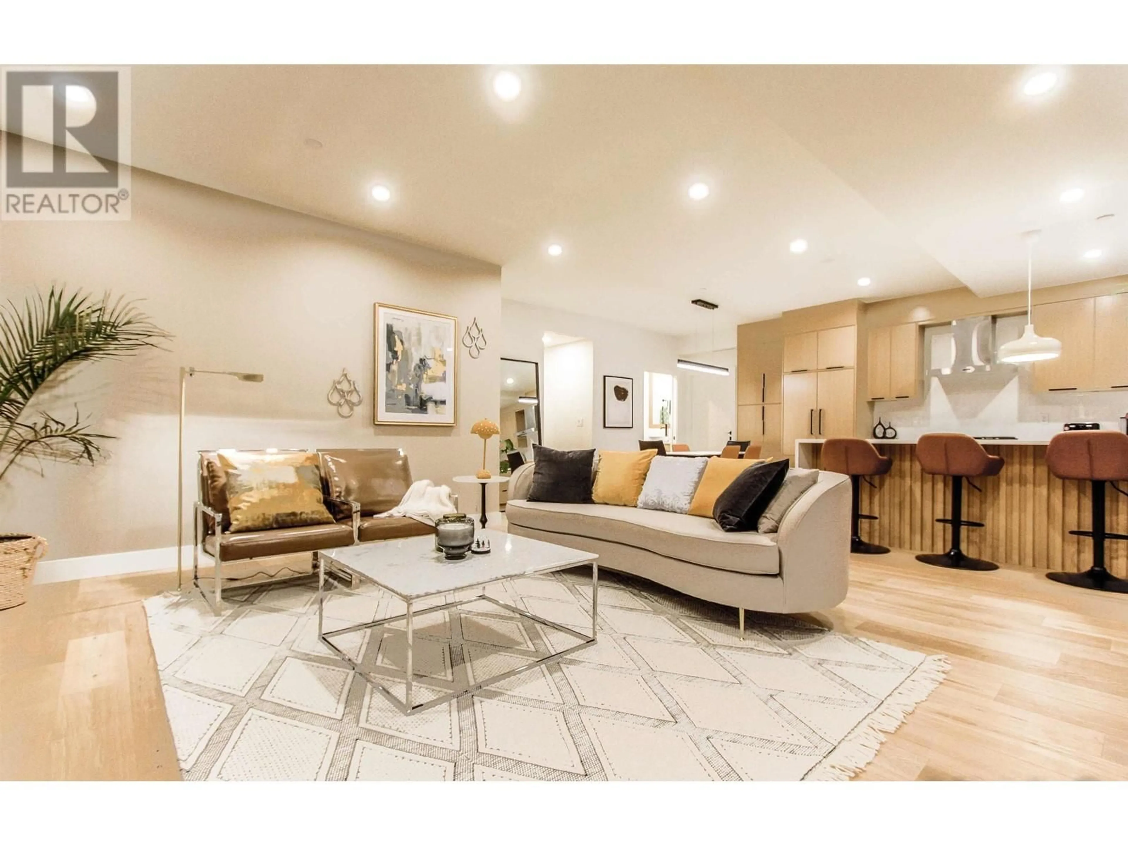 Living room with furniture, unknown for 4542 QUEBEC STREET, Vancouver British Columbia V5V3L9