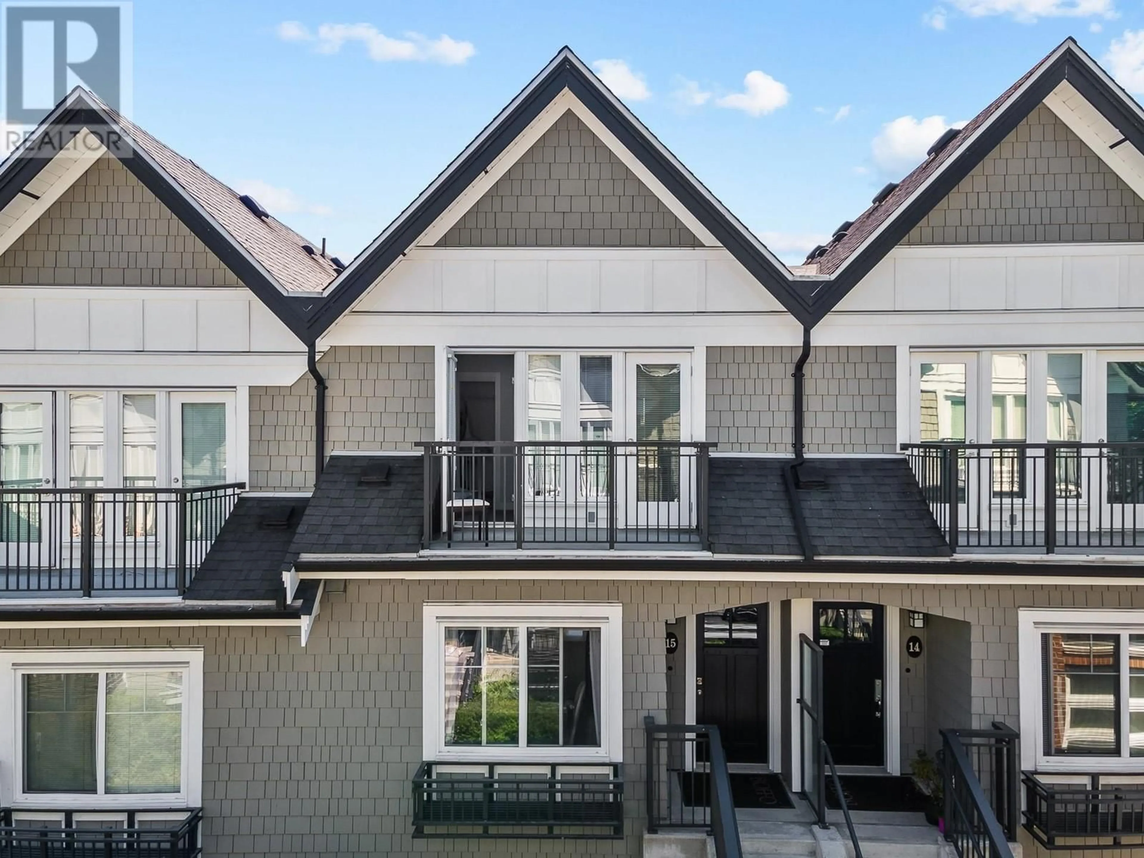 Home with vinyl exterior material, unknown for 15 - 5655 CHAFFEY AVENUE, Burnaby British Columbia V5H2S1