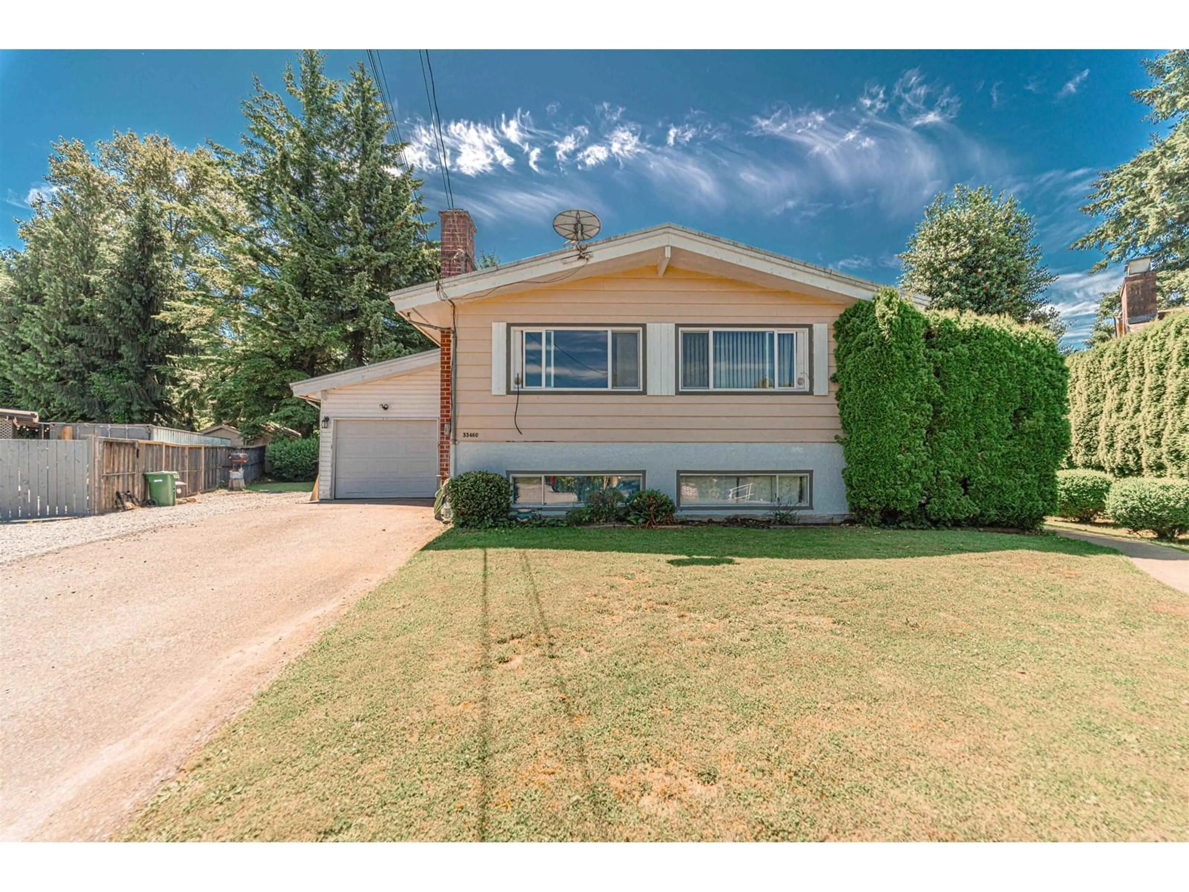 Home with vinyl exterior material, street for 33460 CONWAY, Abbotsford British Columbia V2S2R6