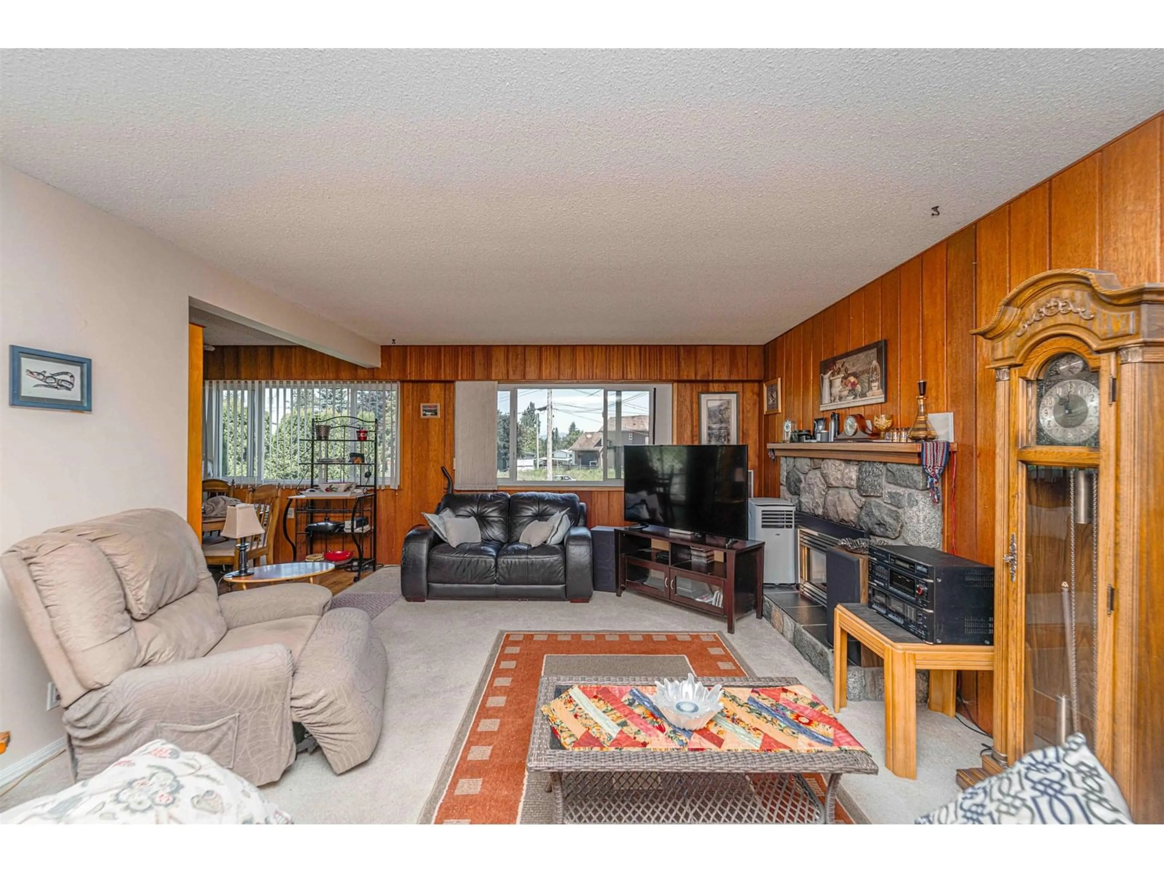 Living room with furniture, unknown for 33460 CONWAY, Abbotsford British Columbia V2S2R6