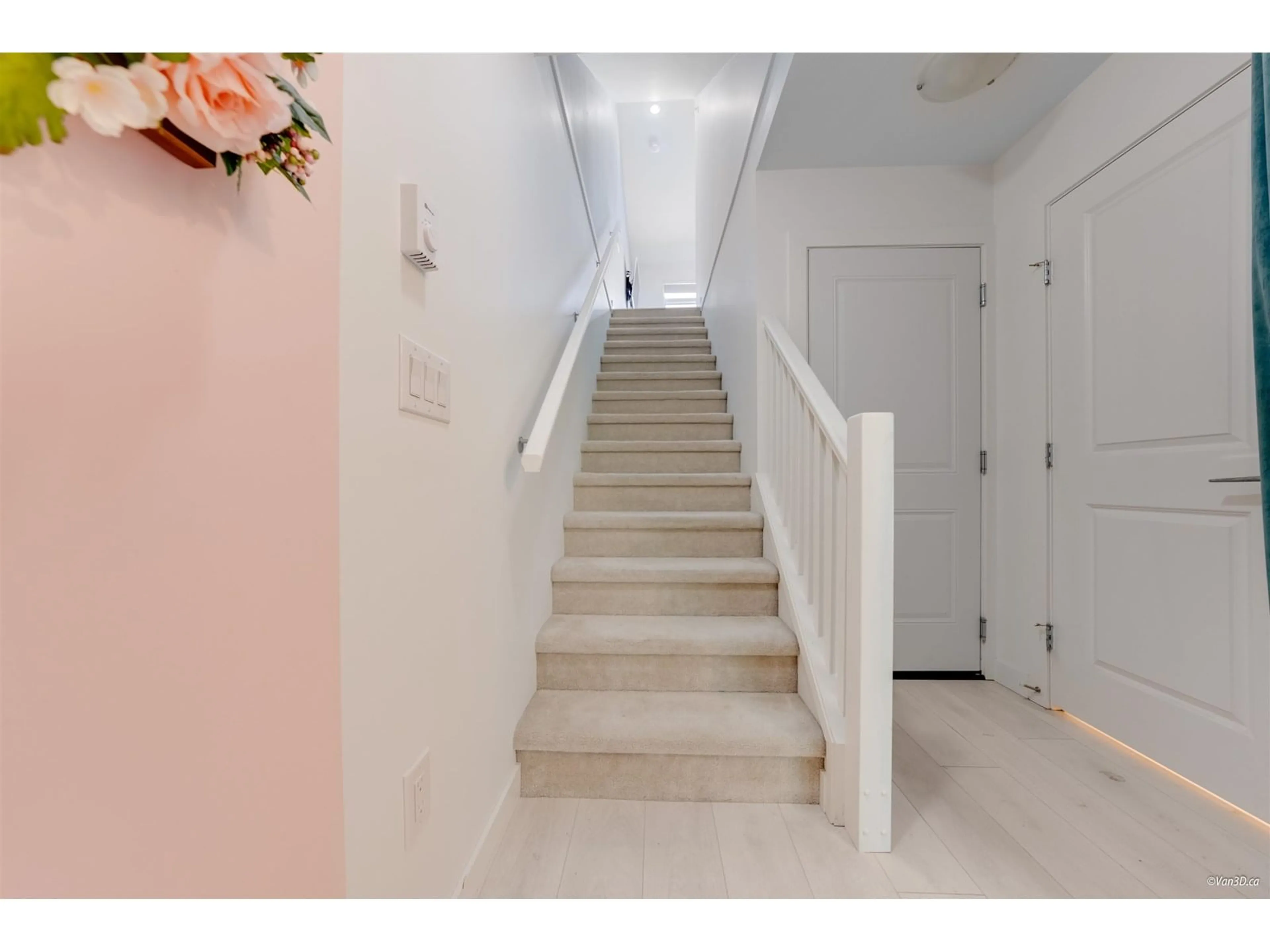 Indoor foyer for 18 - 20857 77A, Langley British Columbia V2Y0W7