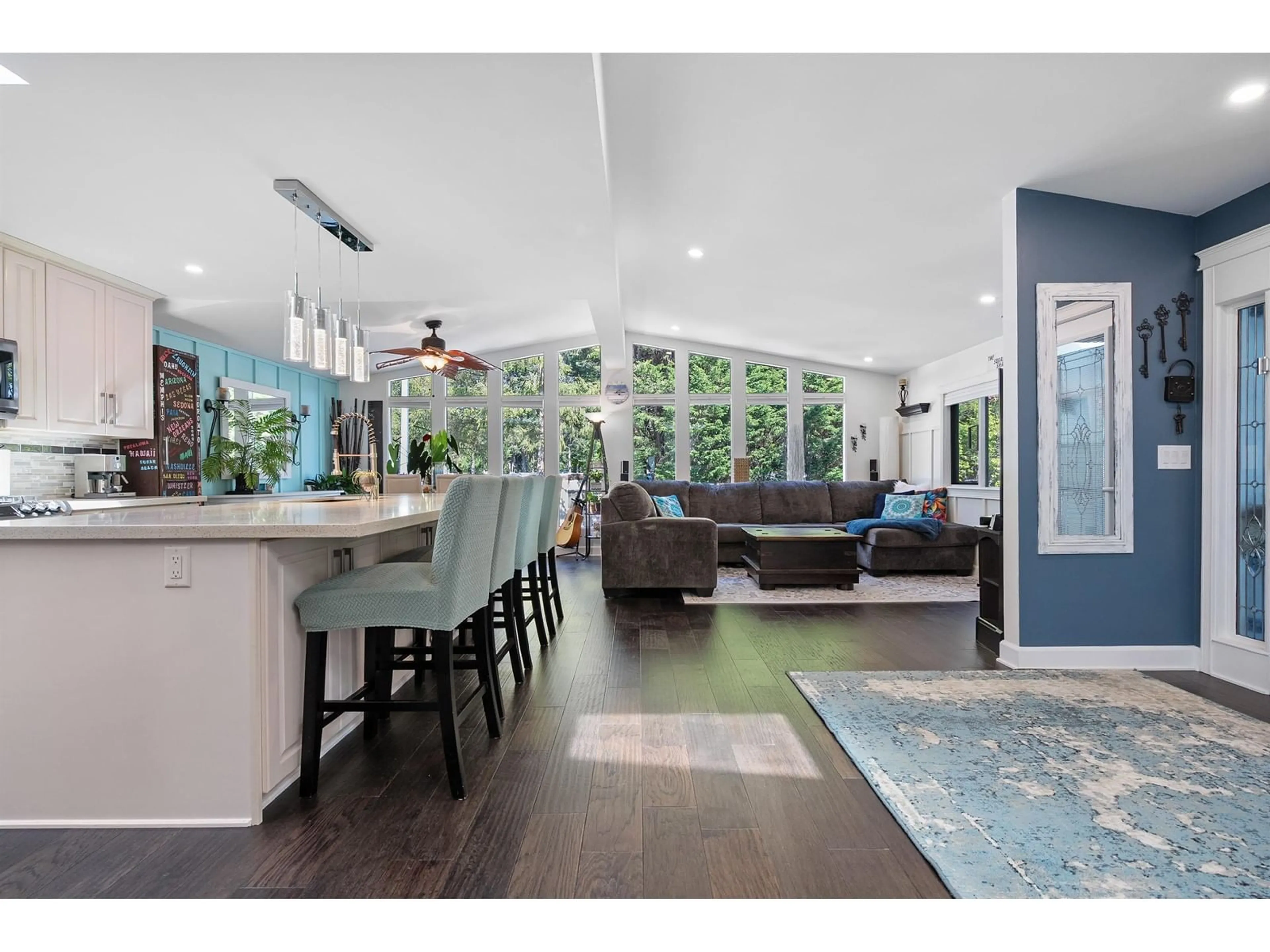 Open concept kitchen, unknown for 281 - 1840 160, Surrey British Columbia V4A4X4