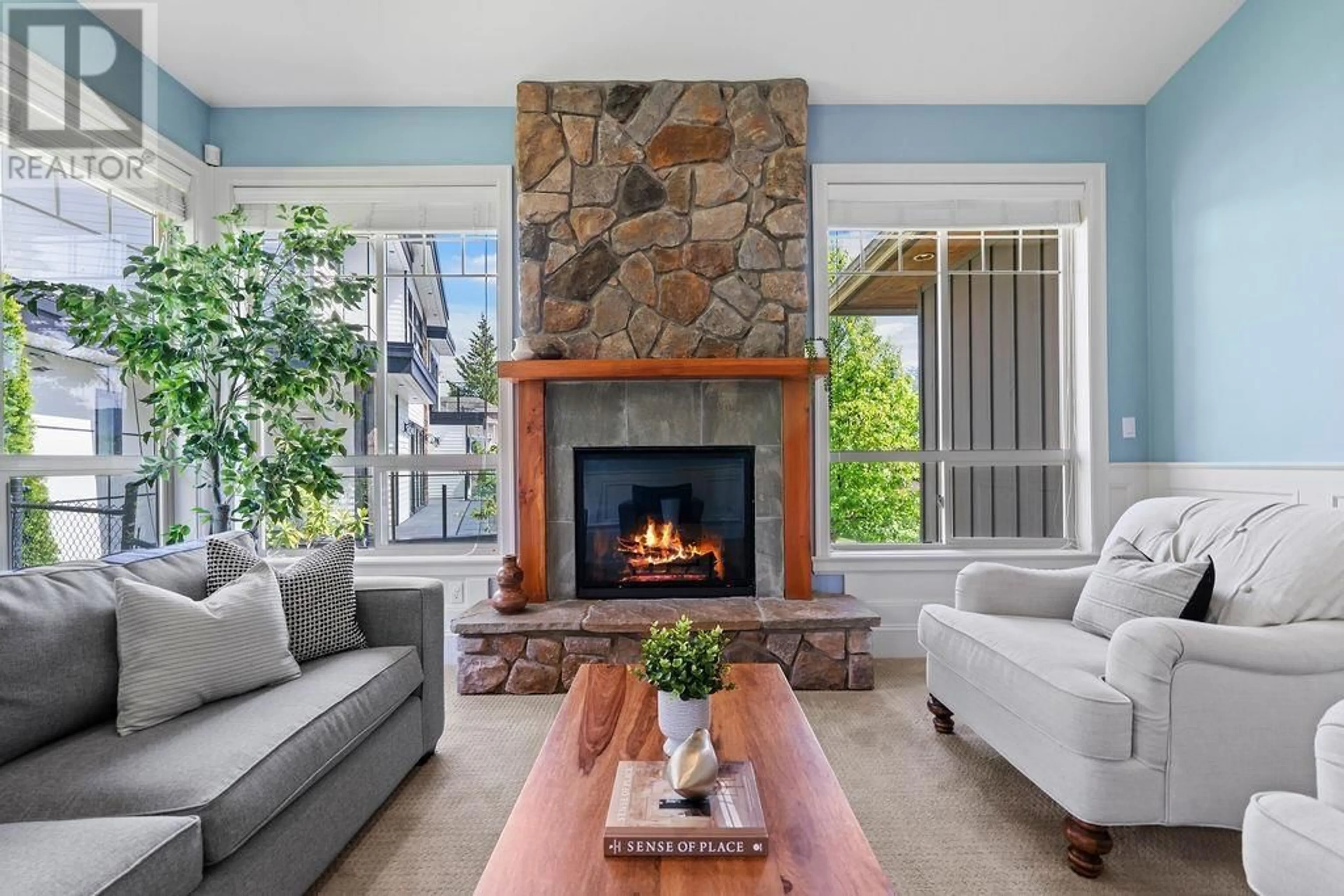 Living room with furniture, unknown for 1041 GLACIER VIEW PLACE, Squamish British Columbia V8B0G1