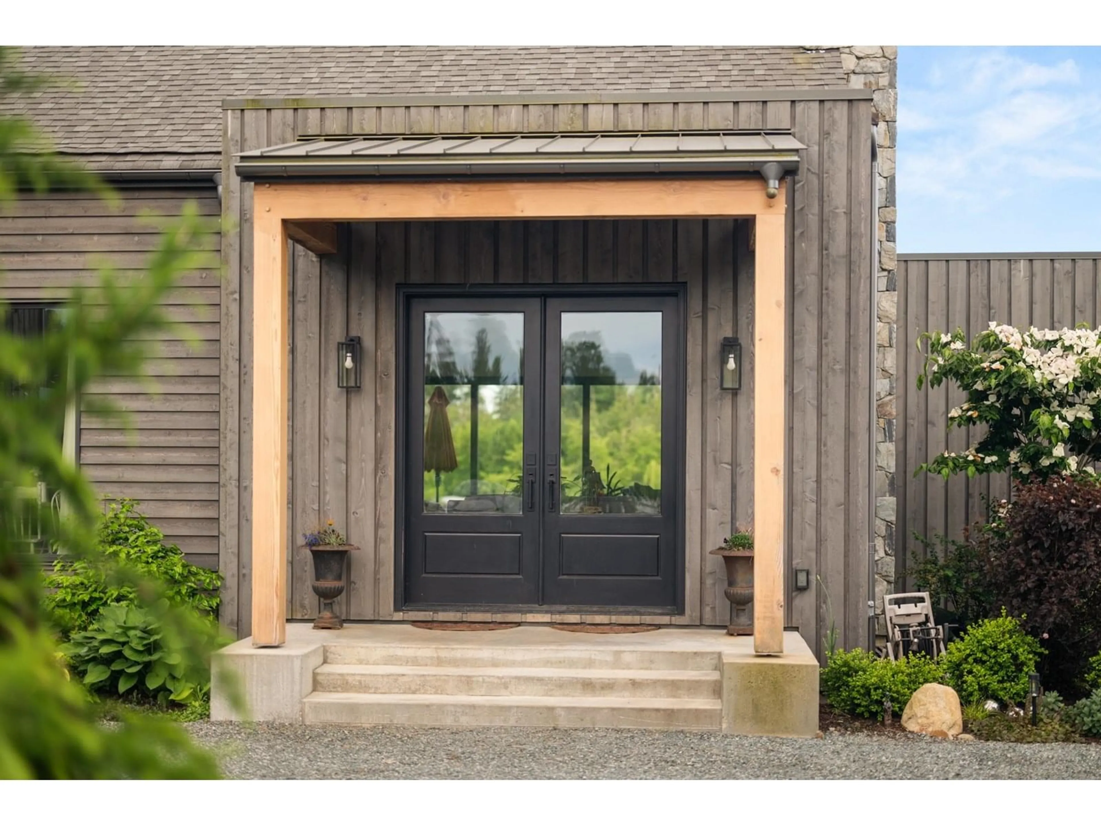 Indoor entryway for 2768 256, Langley British Columbia V4W1Y4