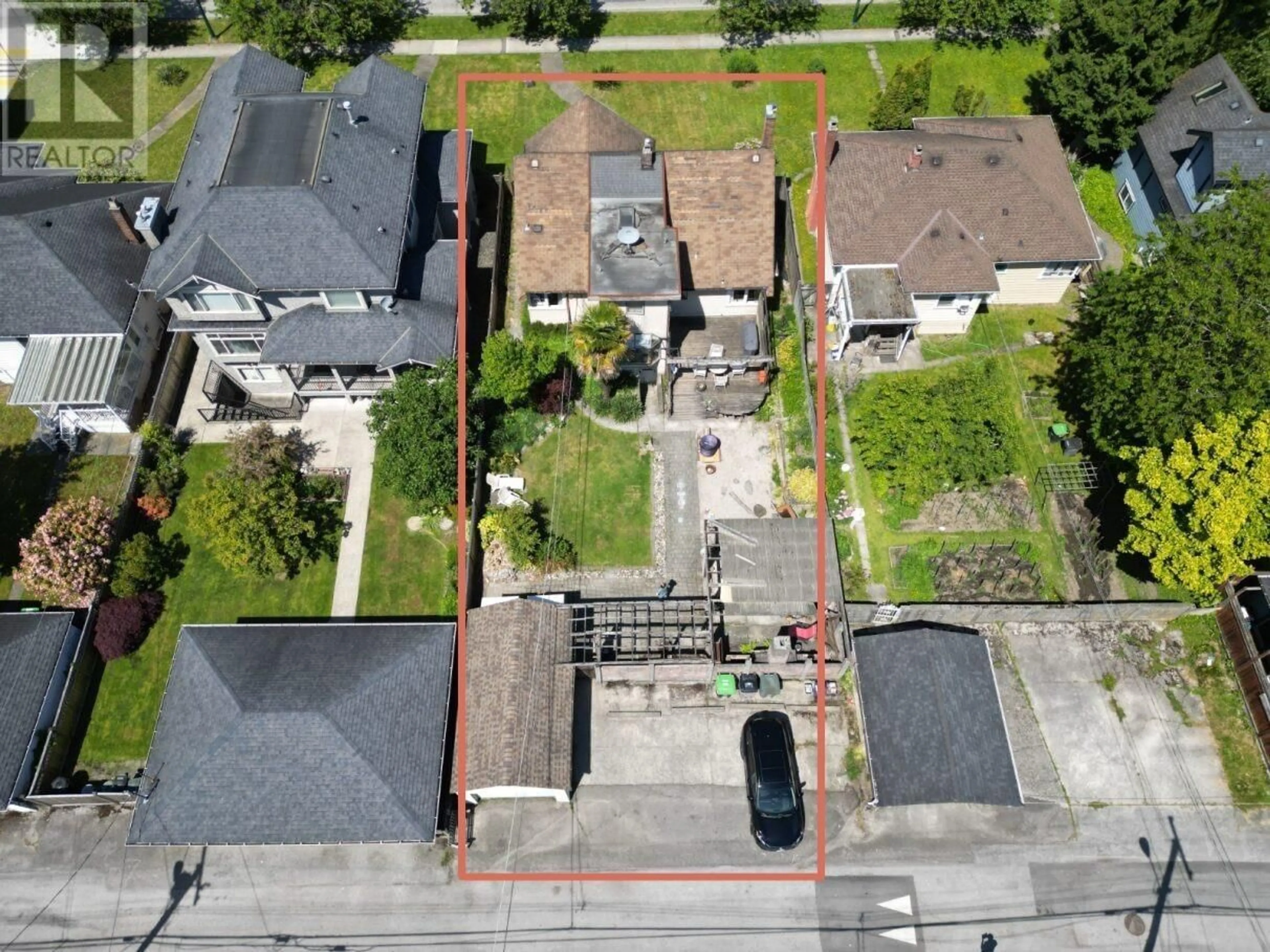 A pic from outside/outdoor area/front of a property/back of a property/a pic from drone, street for 158 KING EDWARD AVENUE, Vancouver British Columbia V5Y2H9