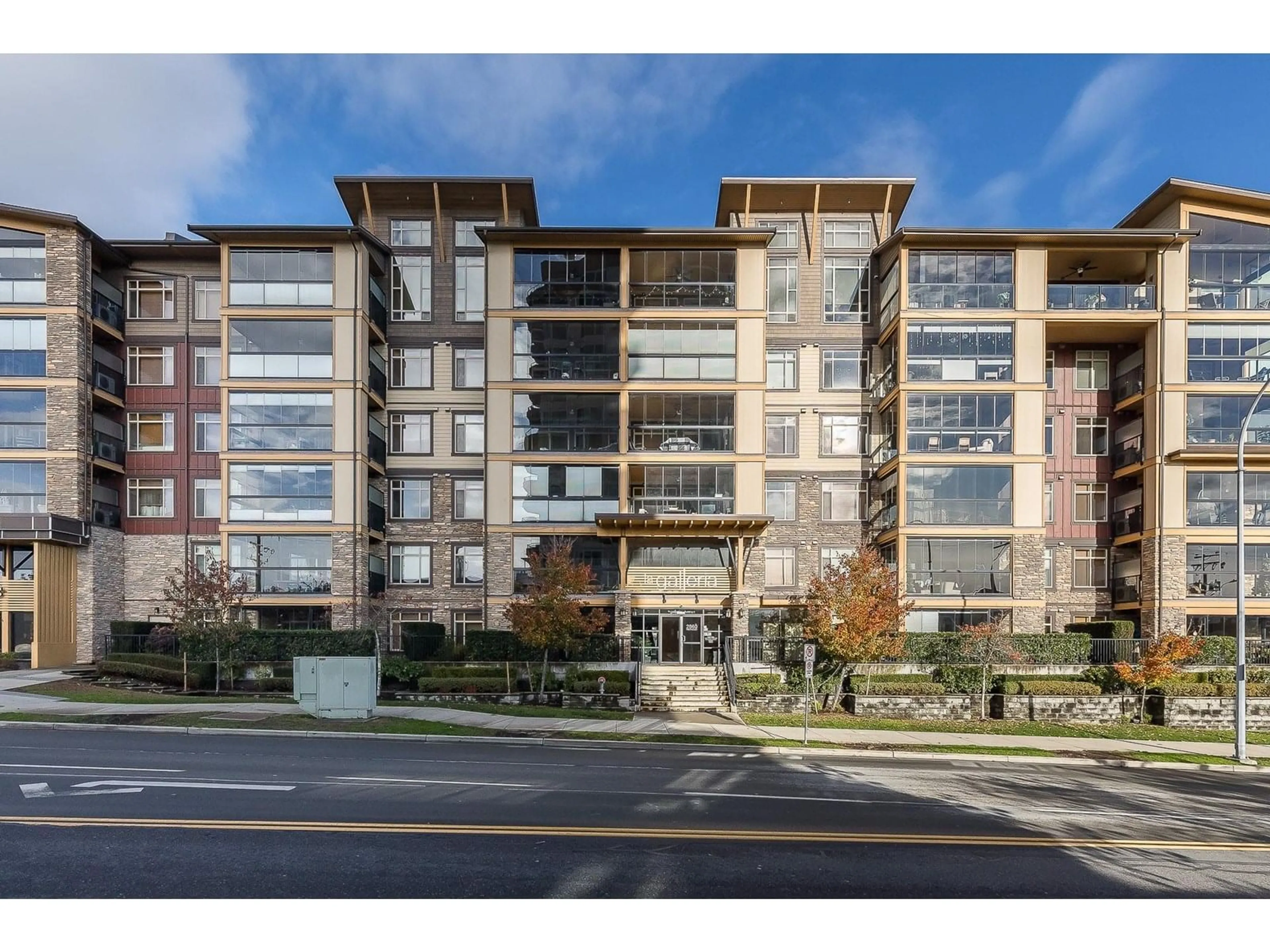 A pic from outside/outdoor area/front of a property/back of a property/a pic from drone, unknown for 122 - 2860 TRETHEWEY, Abbotsford British Columbia V2T0G5