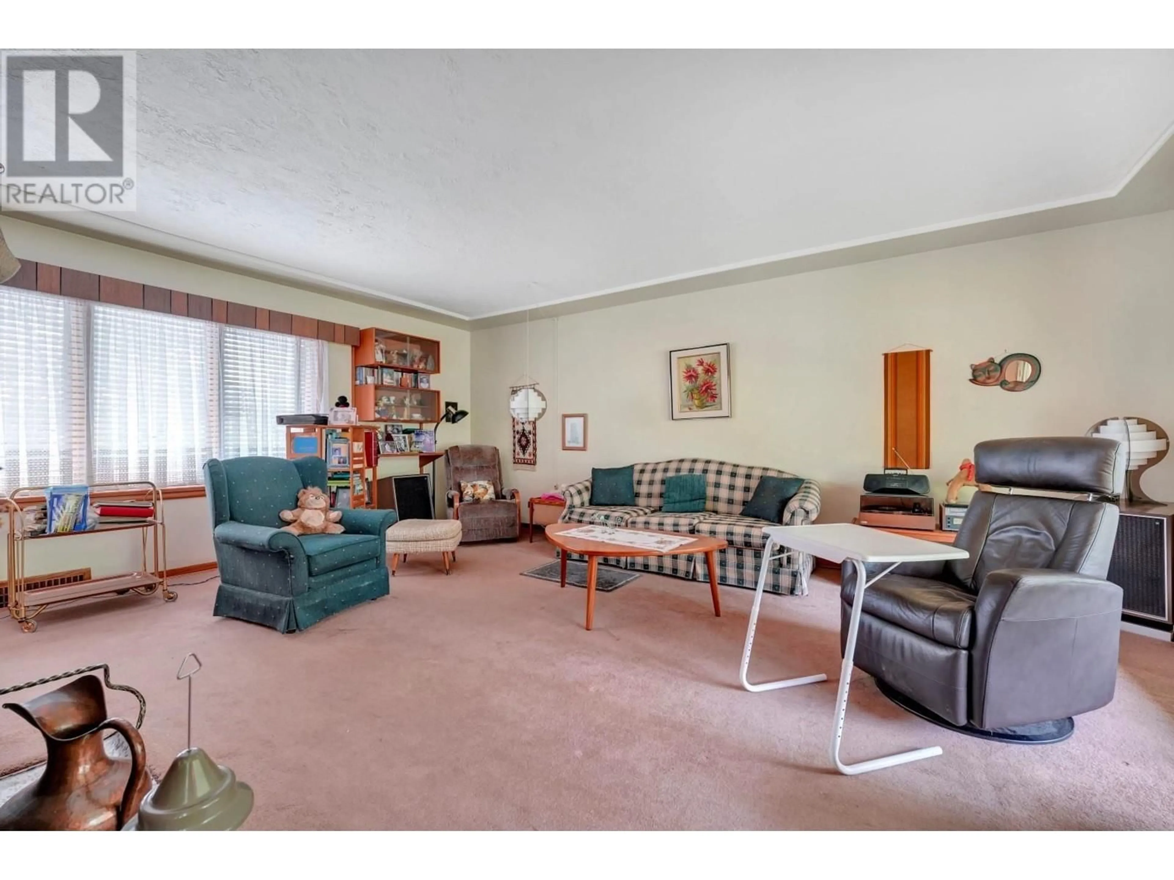 Living room with furniture, carpet floor for 4432 IRMIN STREET, Burnaby British Columbia V5J1X7