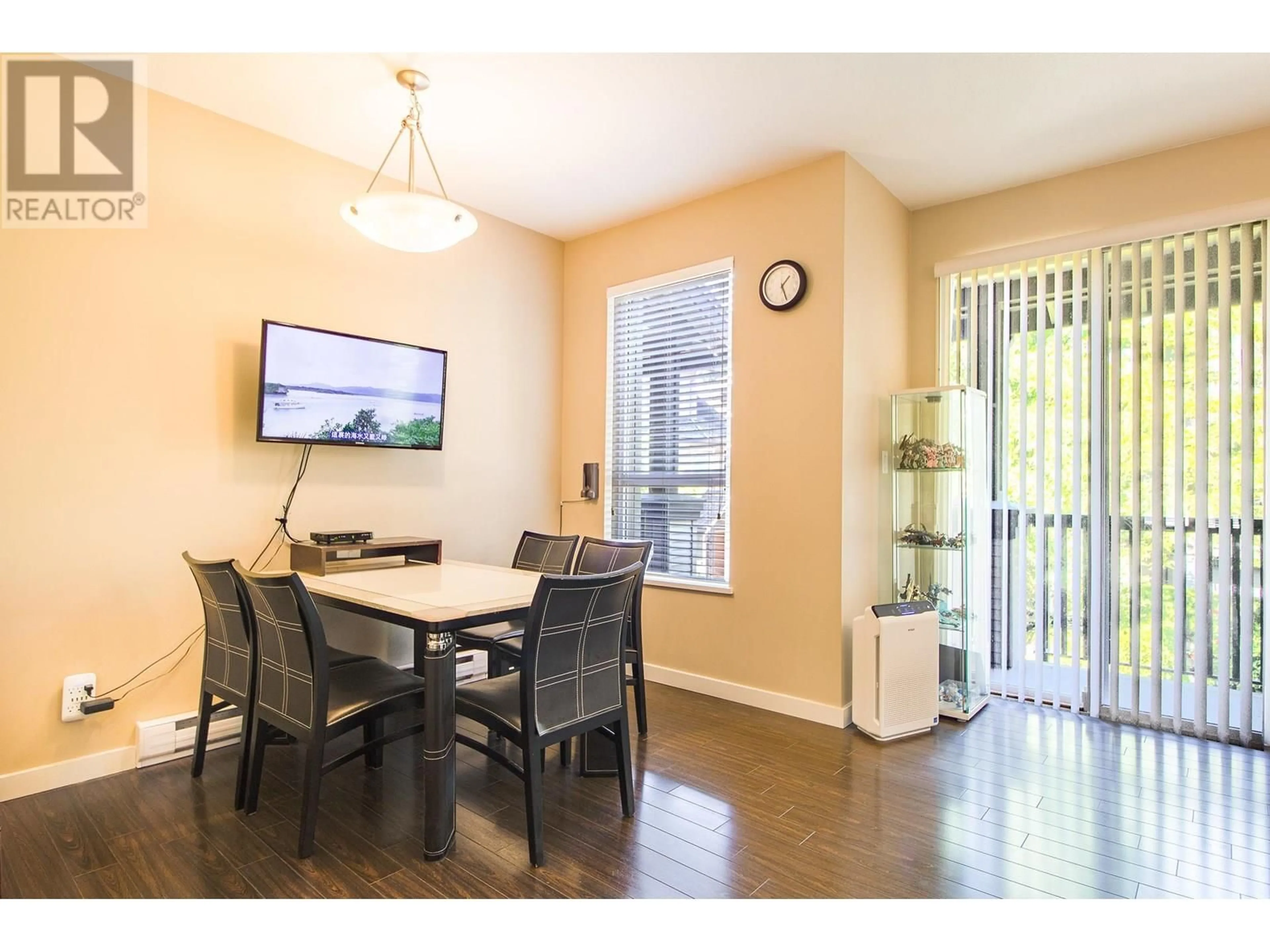 Dining room, wood/laminate floor for 22 - 22380 SHARPE AVENUE, Richmond British Columbia V6V0A1