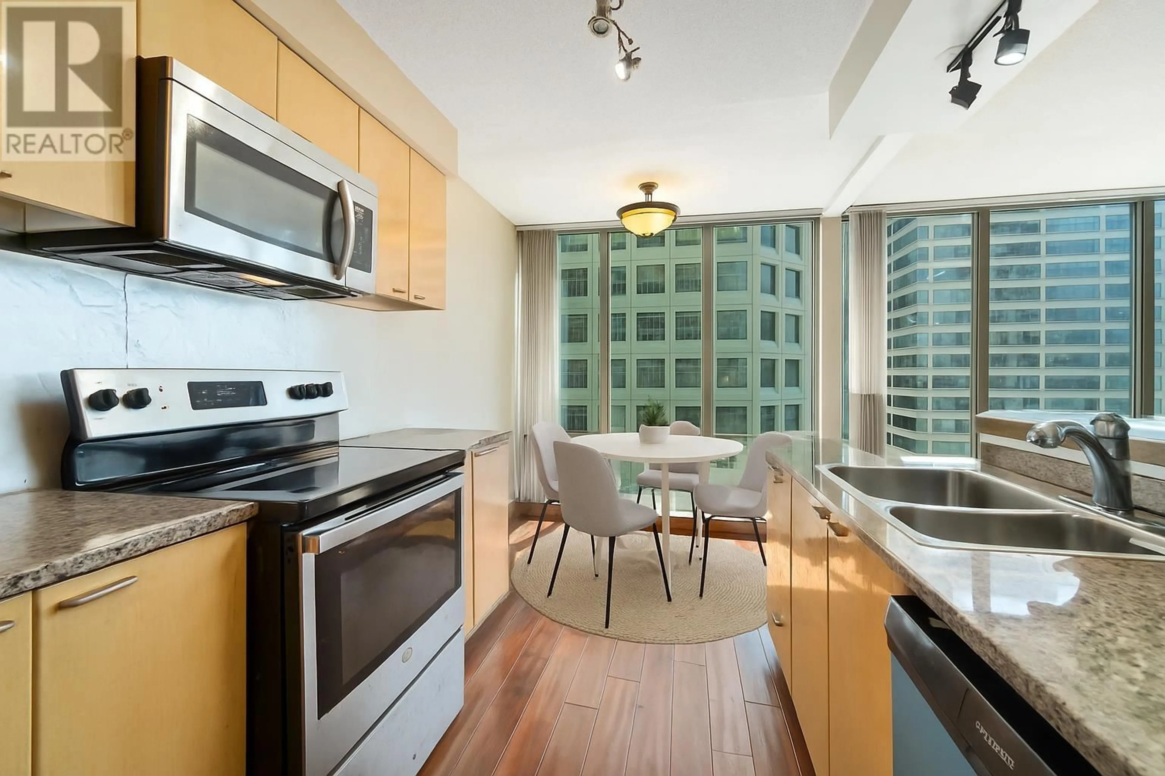 Standard kitchen, unknown for 1106 - 1200 GEORGIA STREET, Vancouver British Columbia V6E4R2