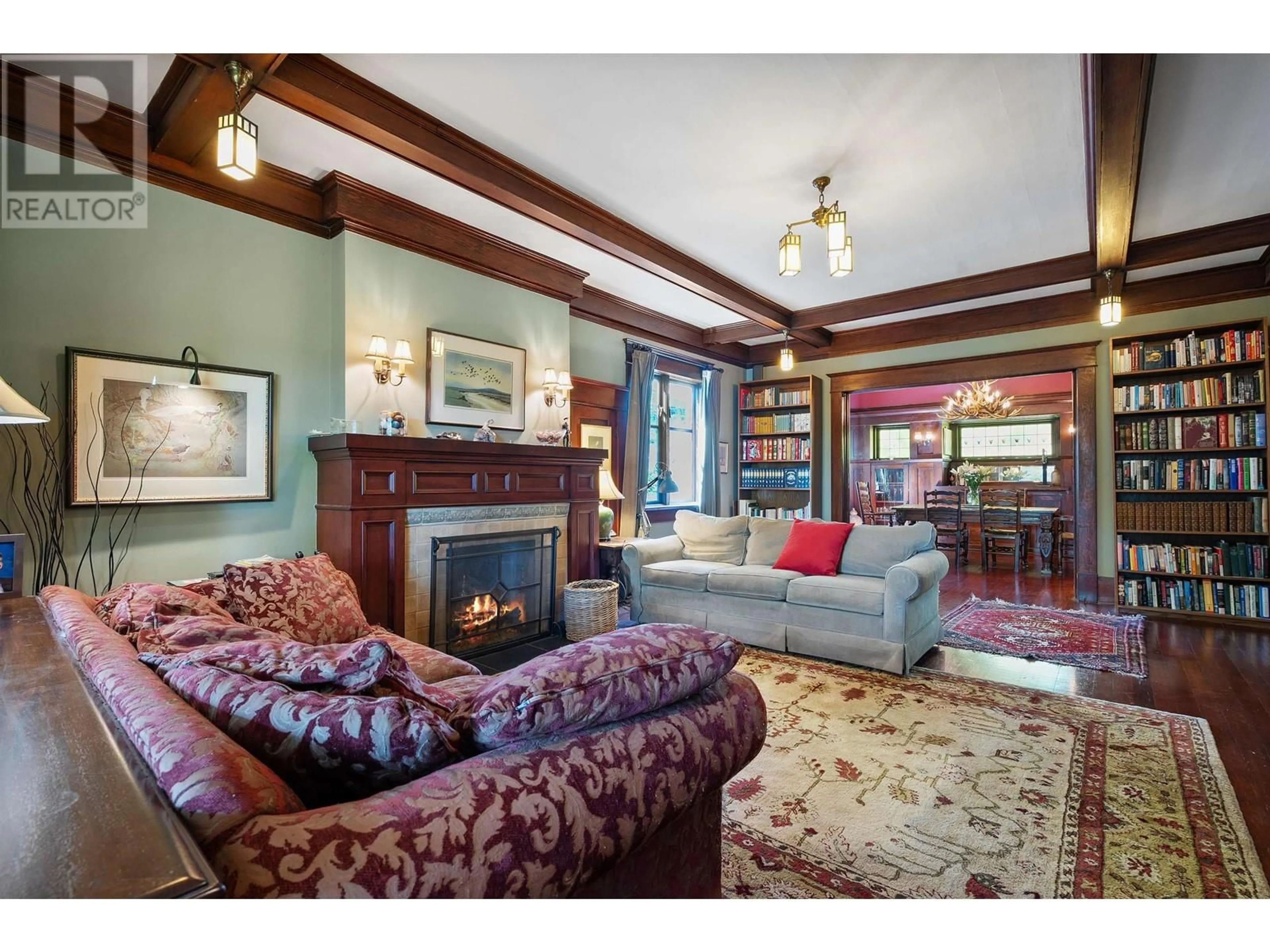 Living room with furniture, carpet floor for 1105 PARK DRIVE, Vancouver British Columbia V6P2J7