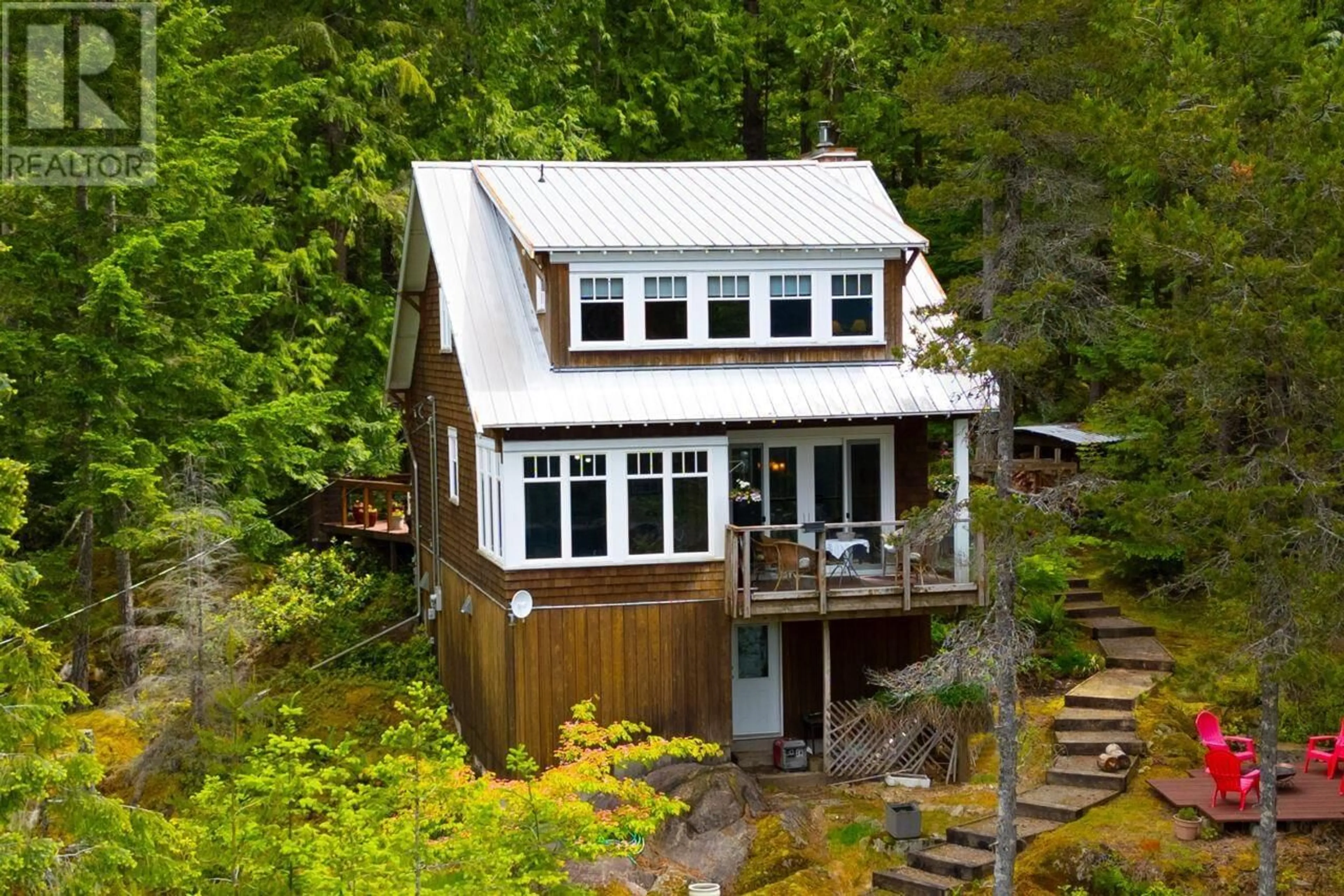 A pic from outside/outdoor area/front of a property/back of a property/a pic from drone, unknown for 1029 CENTER BAY ROAD, Gambier Island British Columbia V0N1V0