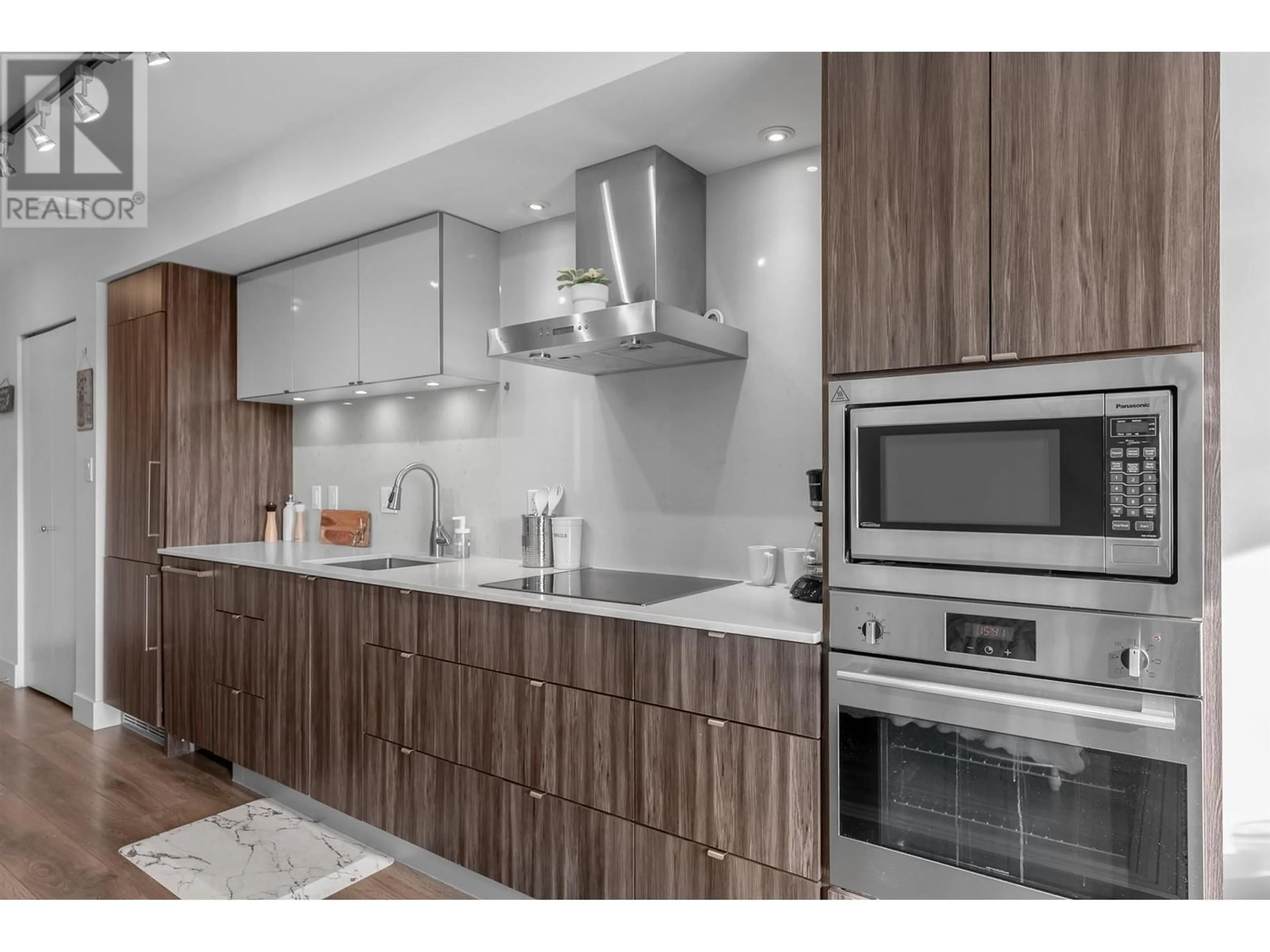 Unknown for 608 - 1788 COLUMBIA STREET, Vancouver British Columbia V5Y0L7