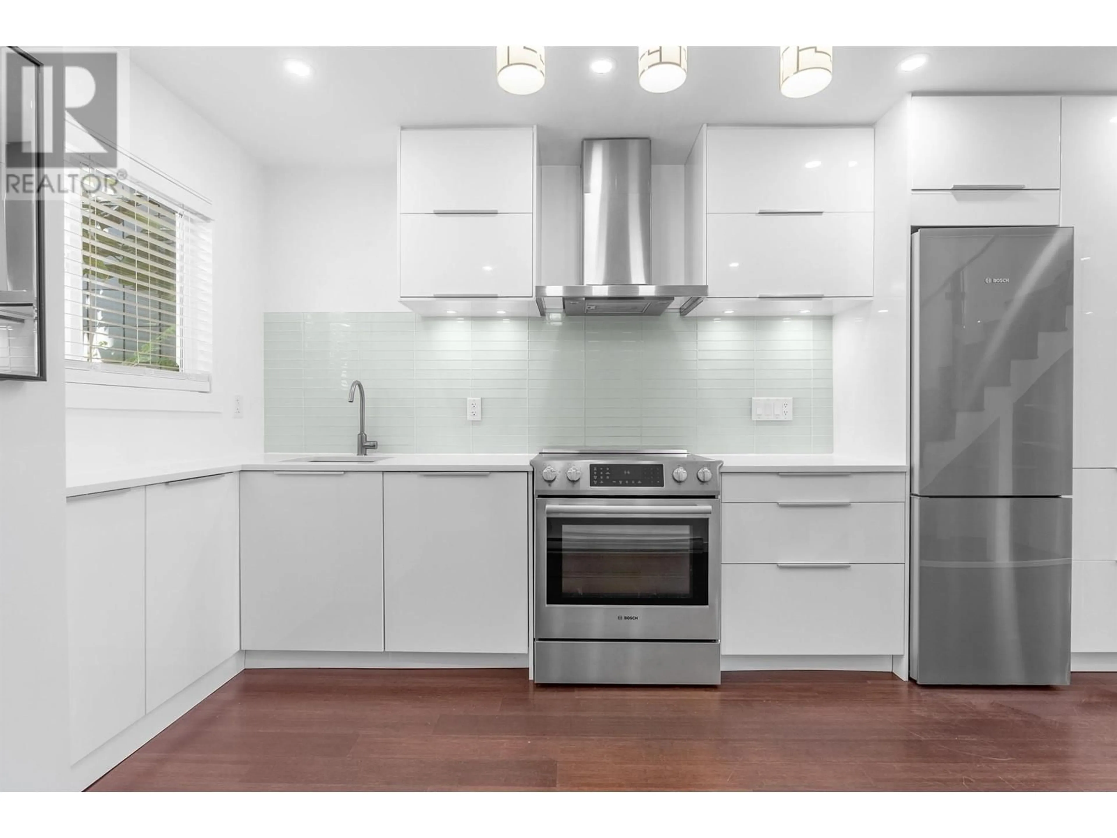 Standard kitchen, unknown for E - 733 16TH AVENUE, Vancouver British Columbia V5Z1S8