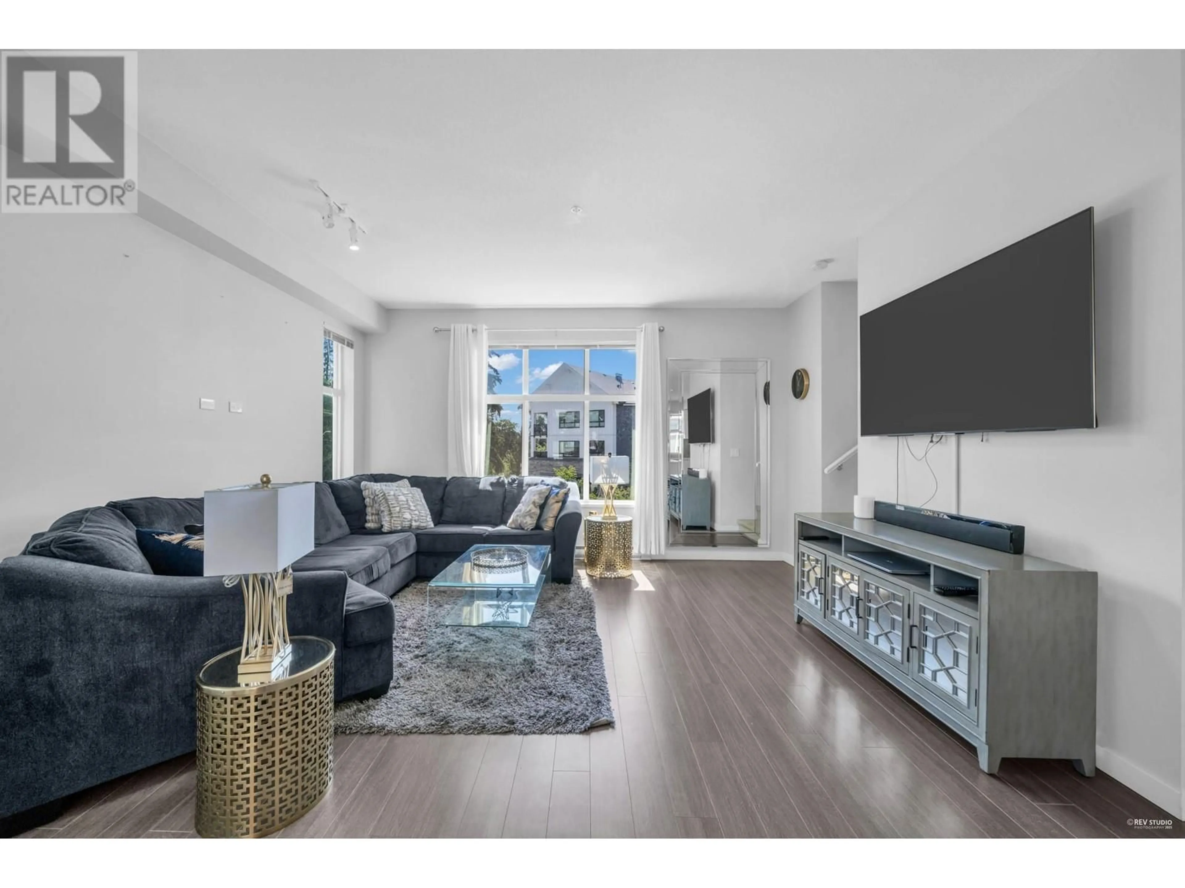 Living room with furniture, unknown for 406 - 11295 PAZARENA PLACE, Maple Ridge British Columbia V2X4K9
