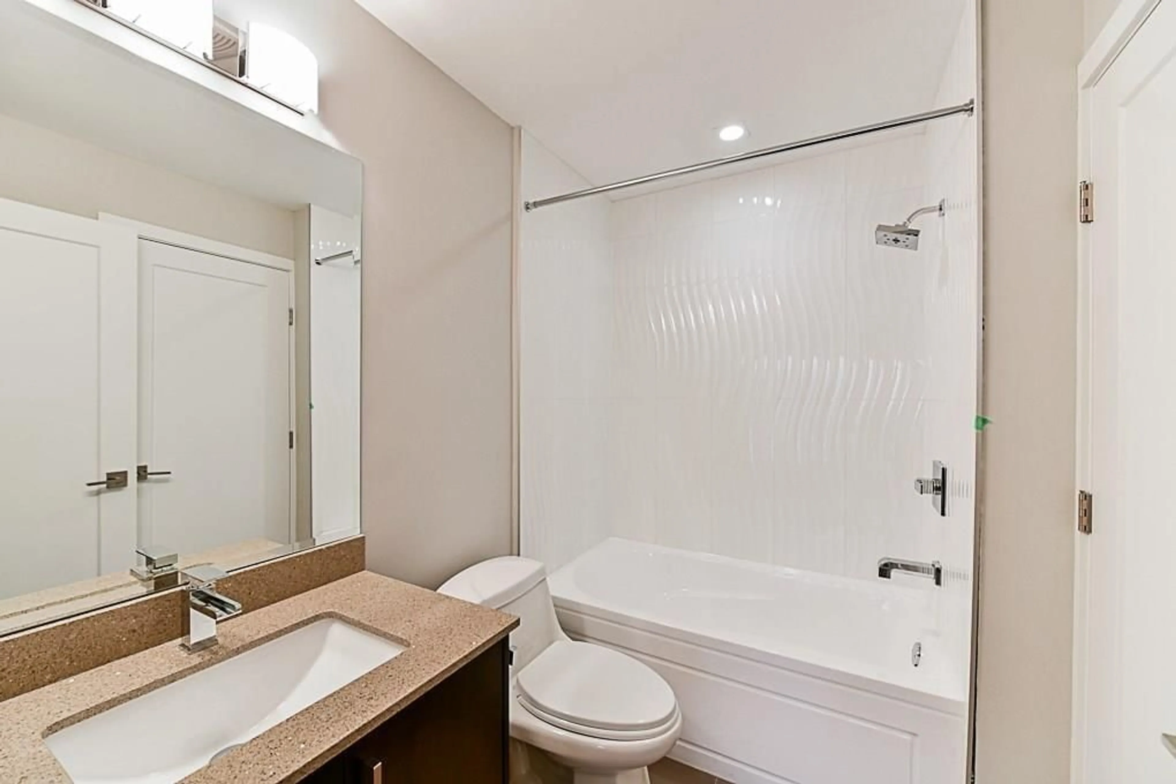 Standard bathroom, unknown for 310 - 9015 120, Delta British Columbia V4C0E3