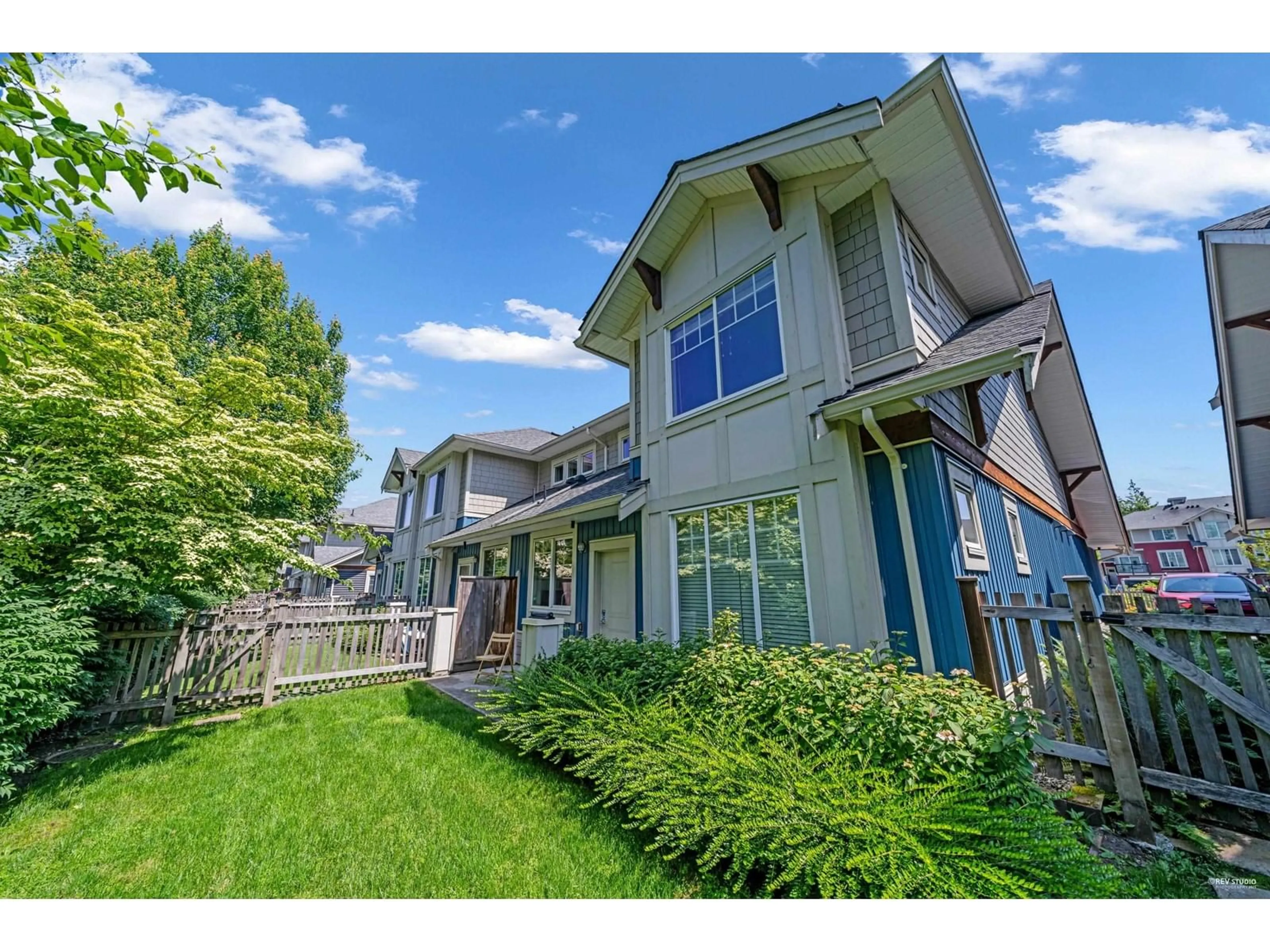 A pic from outside/outdoor area/front of a property/back of a property/a pic from drone, unknown for 14 - 20498 82, Langley British Columbia V2Y0V1