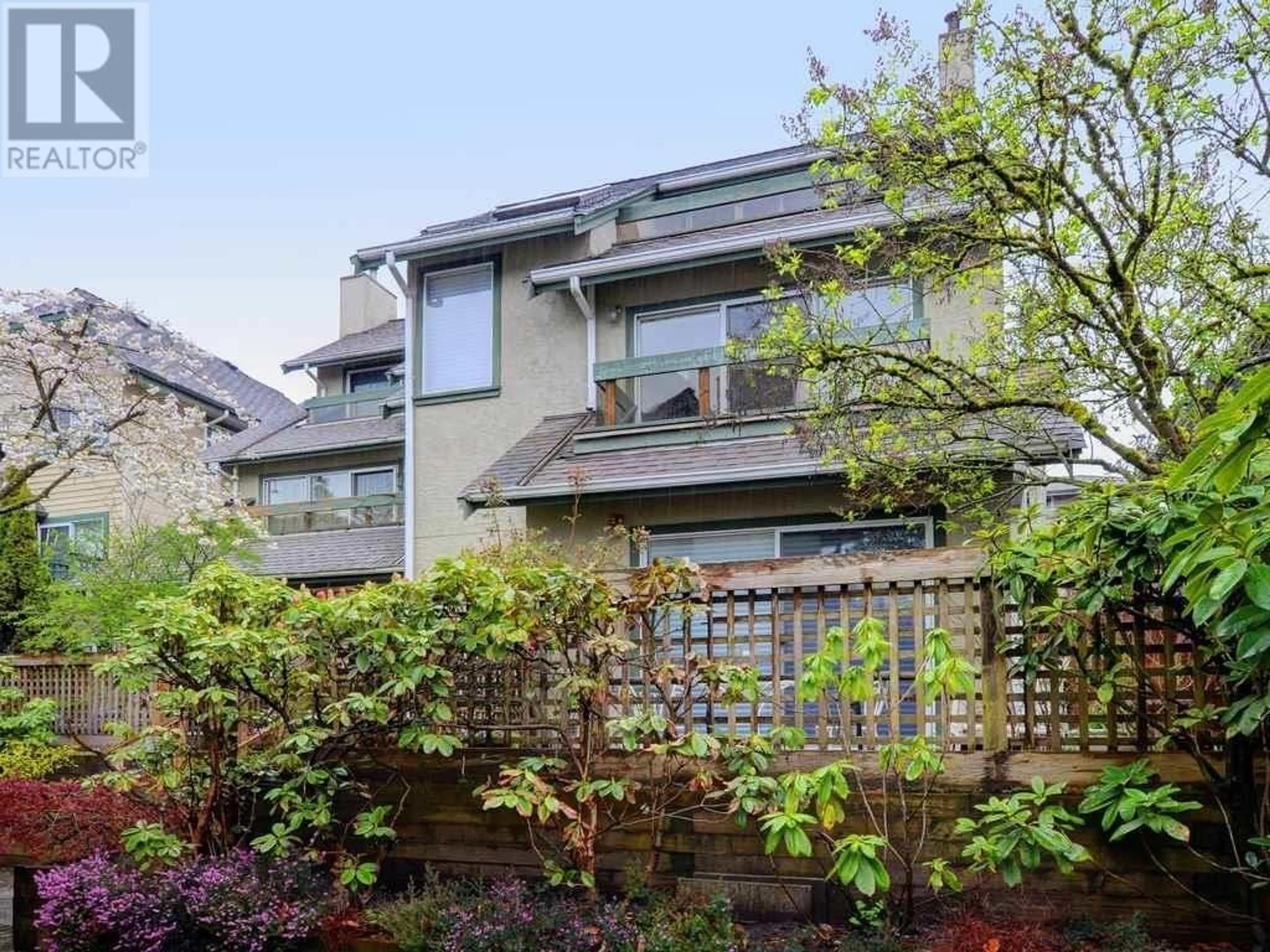 Patio, street for 2136 EASTERN AVENUE, North Vancouver British Columbia V7L3G3