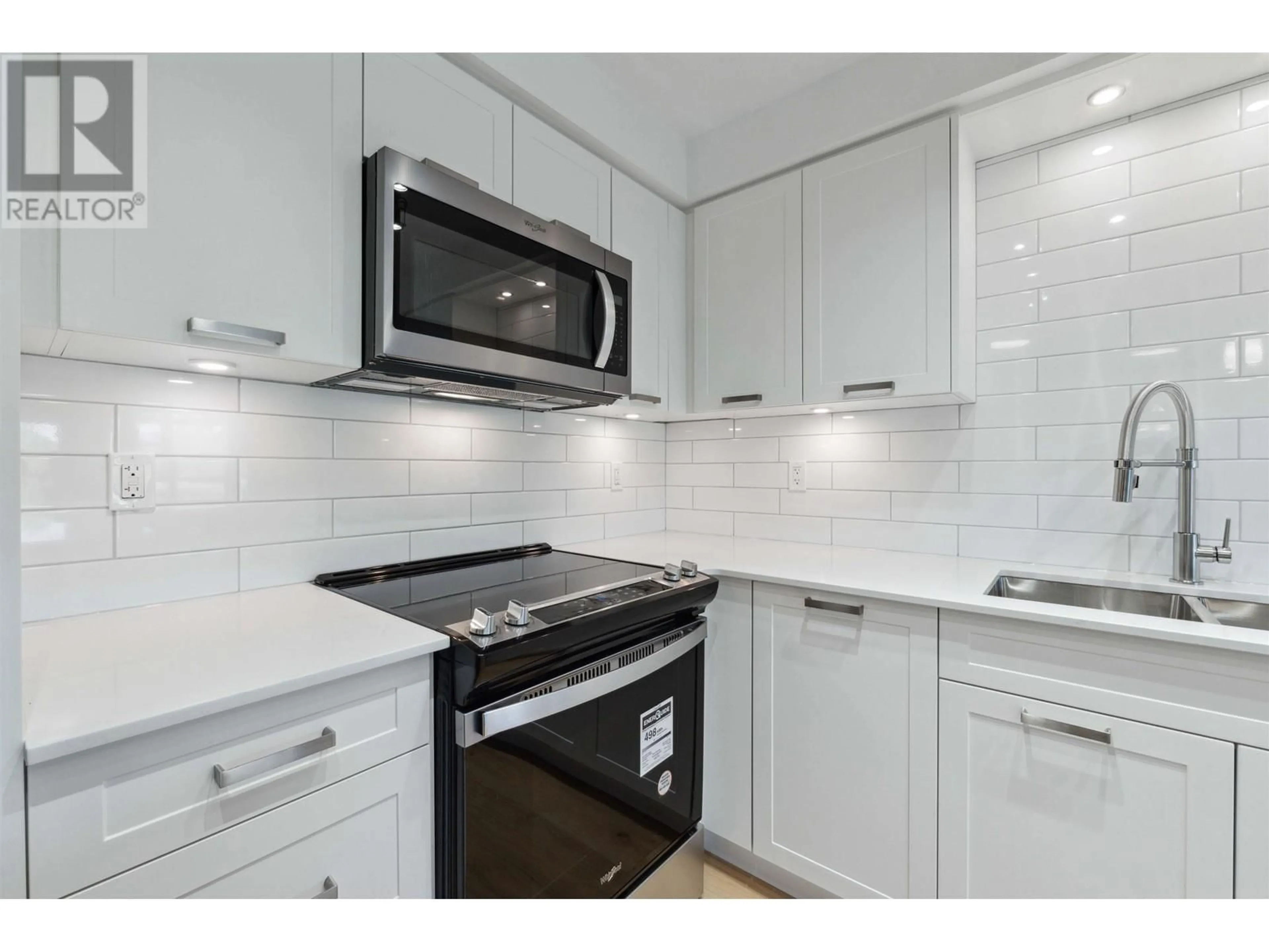 Standard kitchen, ceramic/tile floor for 302 - 22562 121 AVENUE, Maple Ridge British Columbia V2X3Y8