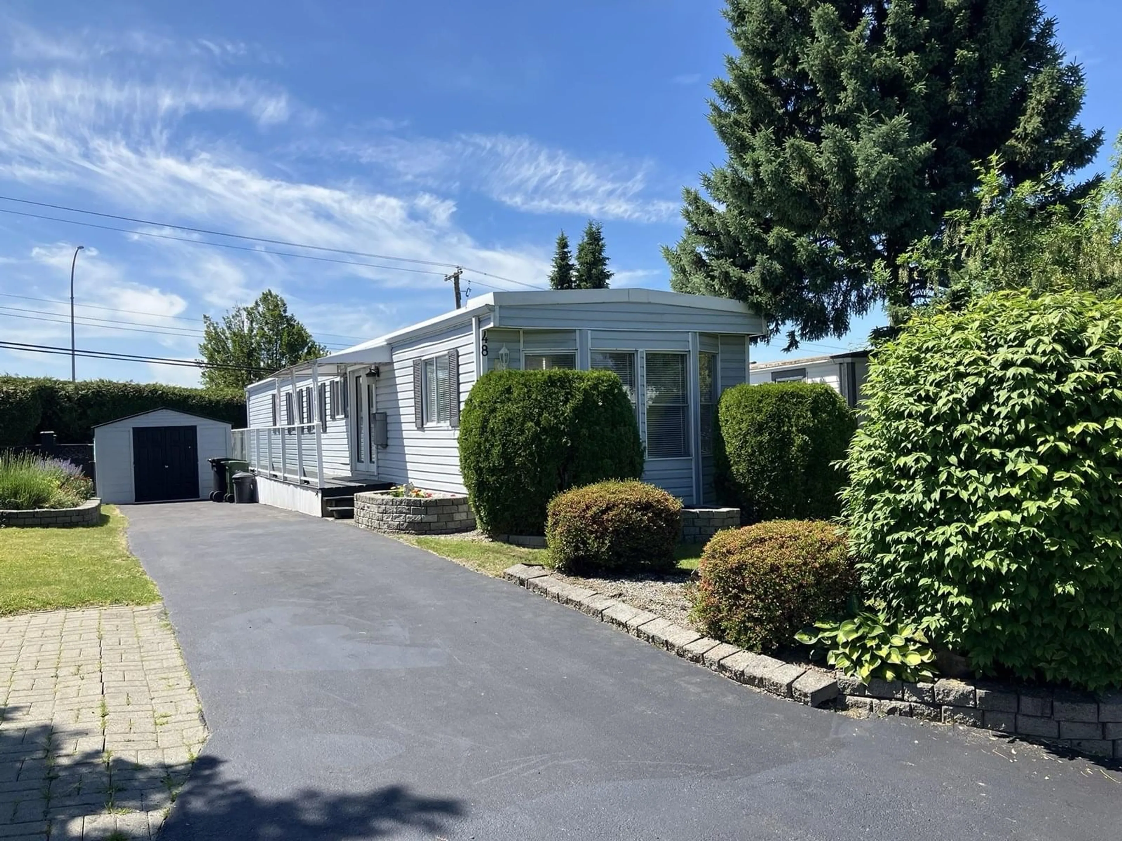 Home with vinyl exterior material, street for 48 - 2035 MARTENS, Abbotsford British Columbia V2T6M4