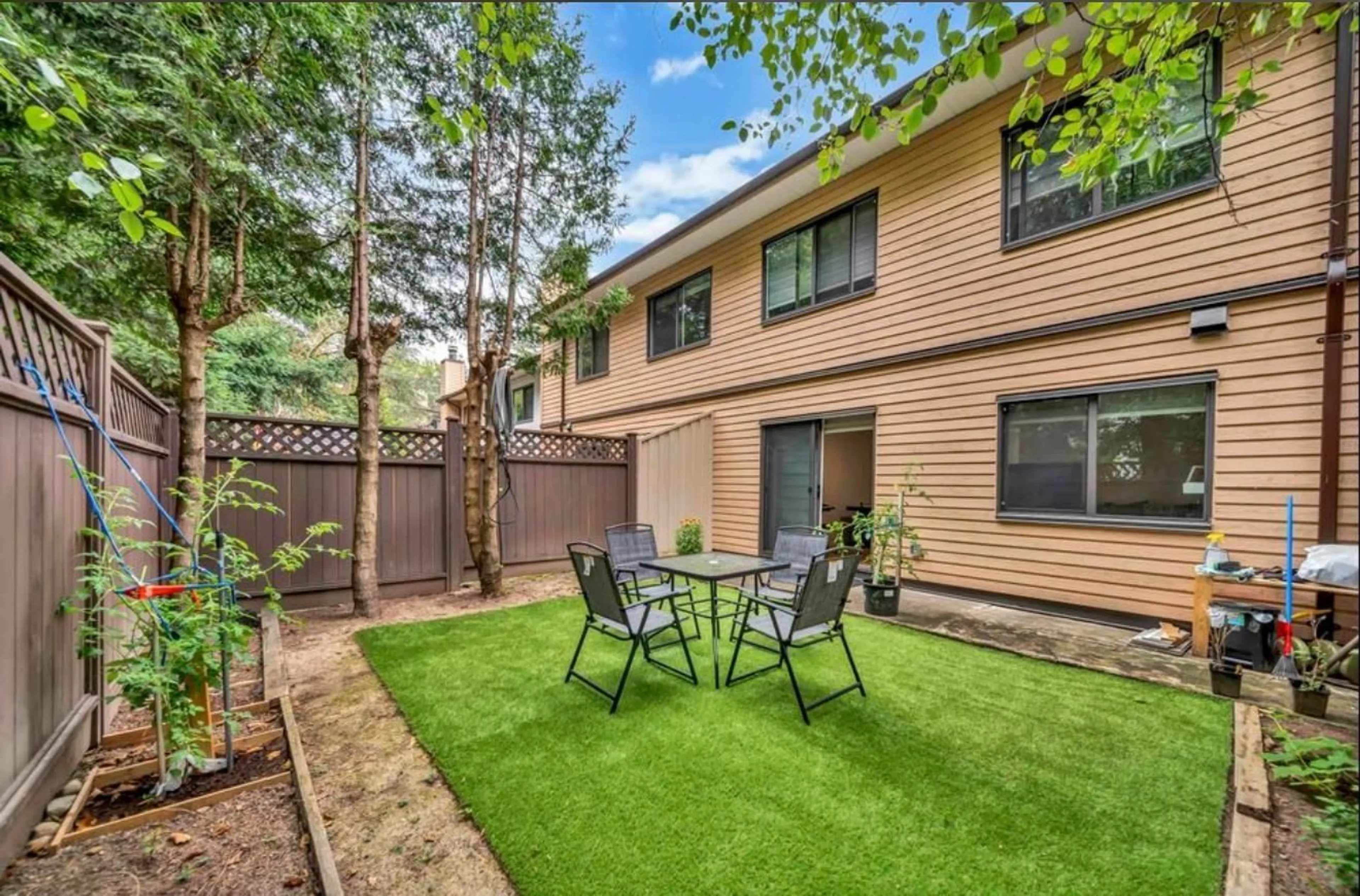 Patio, street for 13339 70B, Surrey British Columbia V3W7Z3
