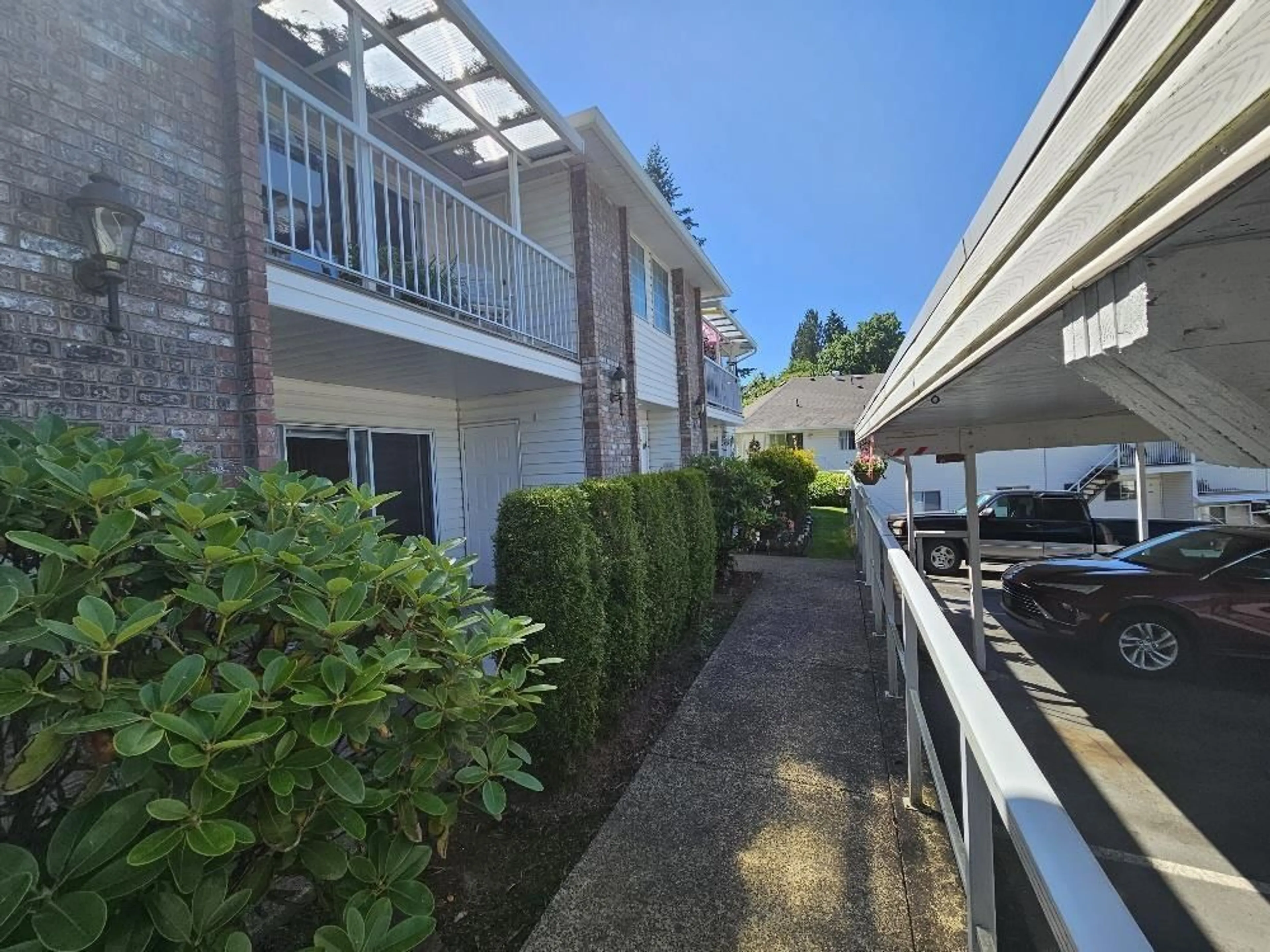 Patio, street for 41 - 33123 GEORGE FERGUSON, Abbotsford British Columbia V2S2L6