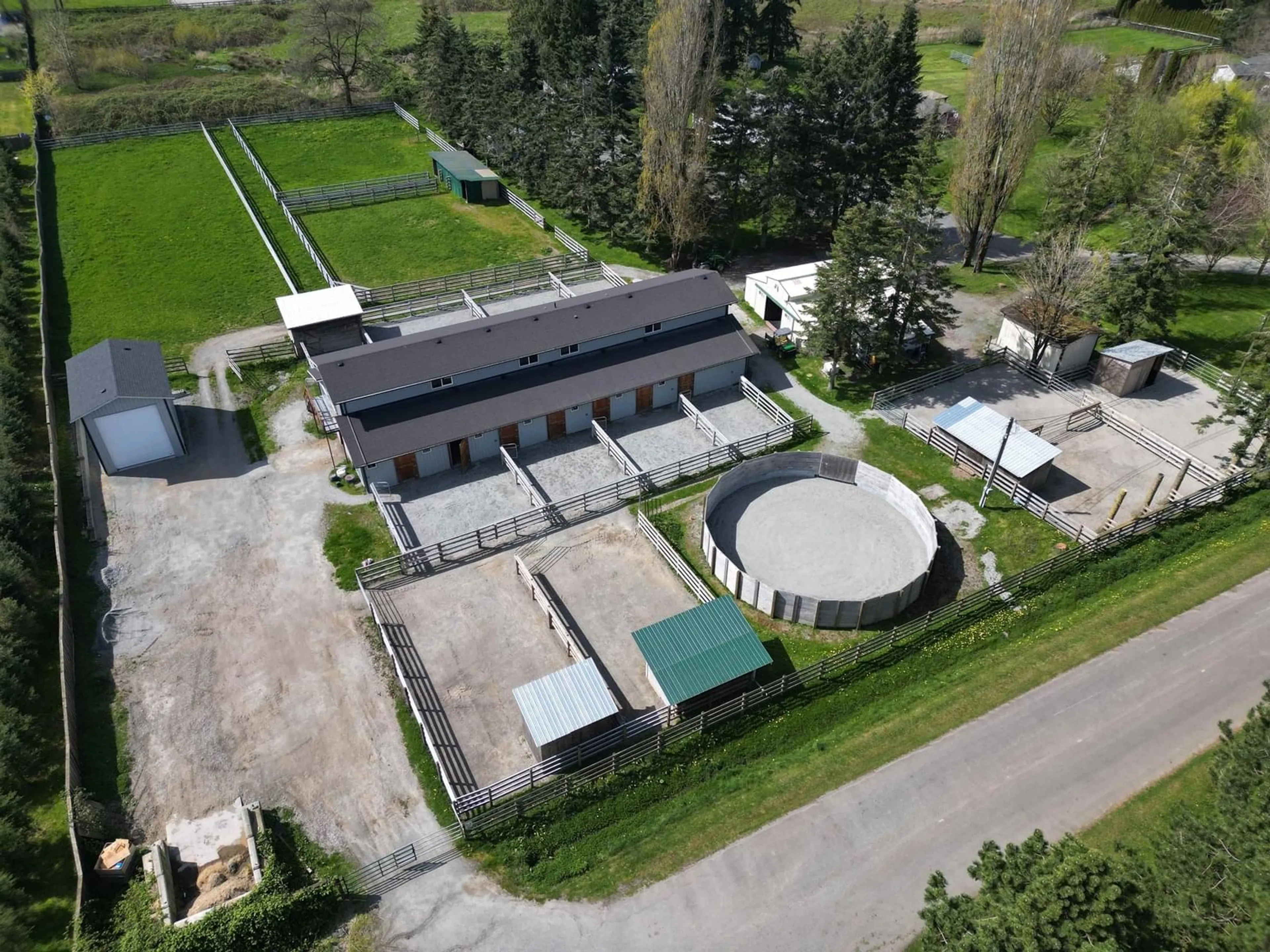 A pic from outside/outdoor area/front of a property/back of a property/a pic from drone, building for 3643 254, Langley British Columbia V4W2R3