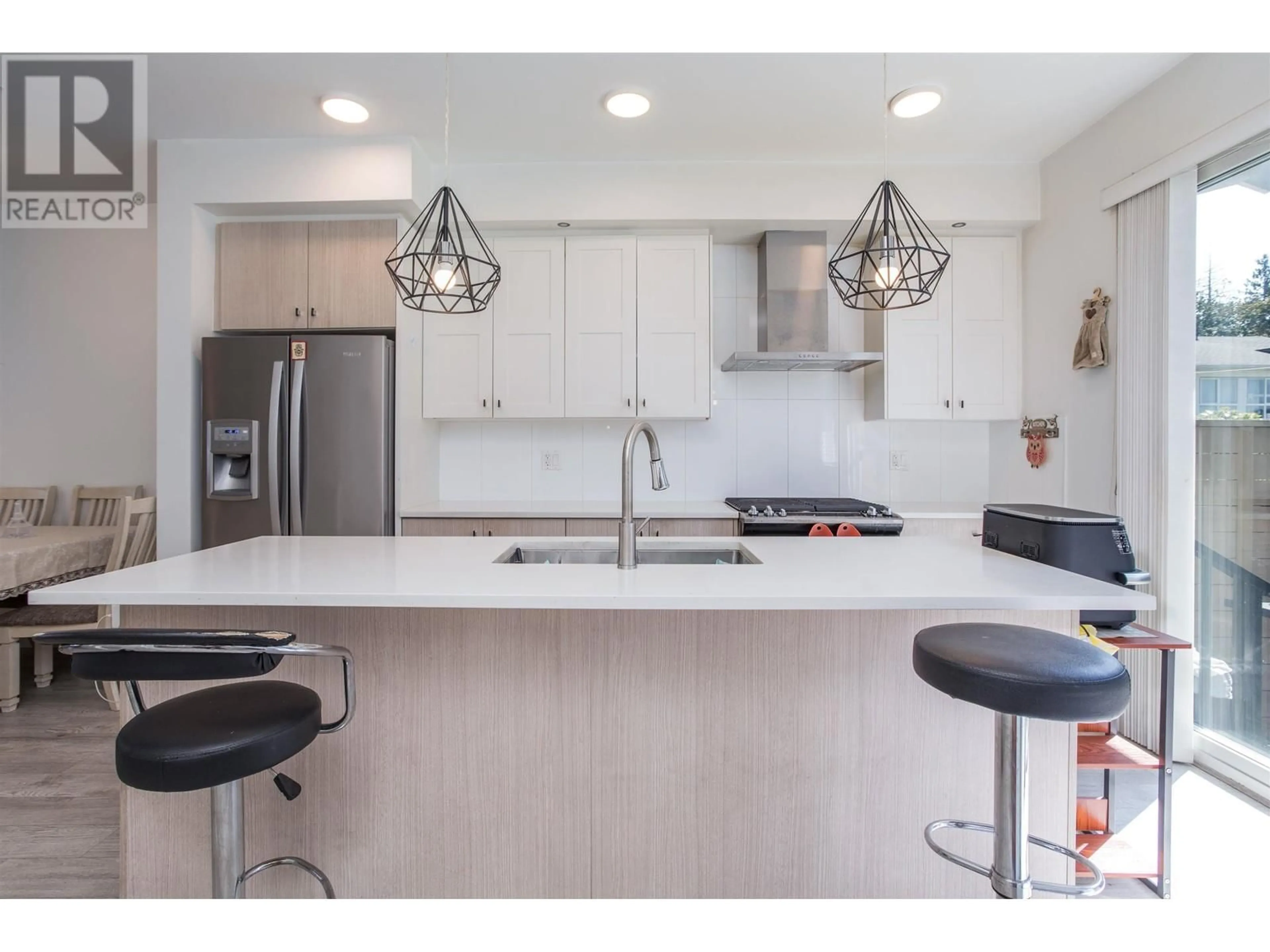 Open concept kitchen, ceramic/tile floor for 12 - 24108 104 AVENUE, Maple Ridge British Columbia V2W0J5