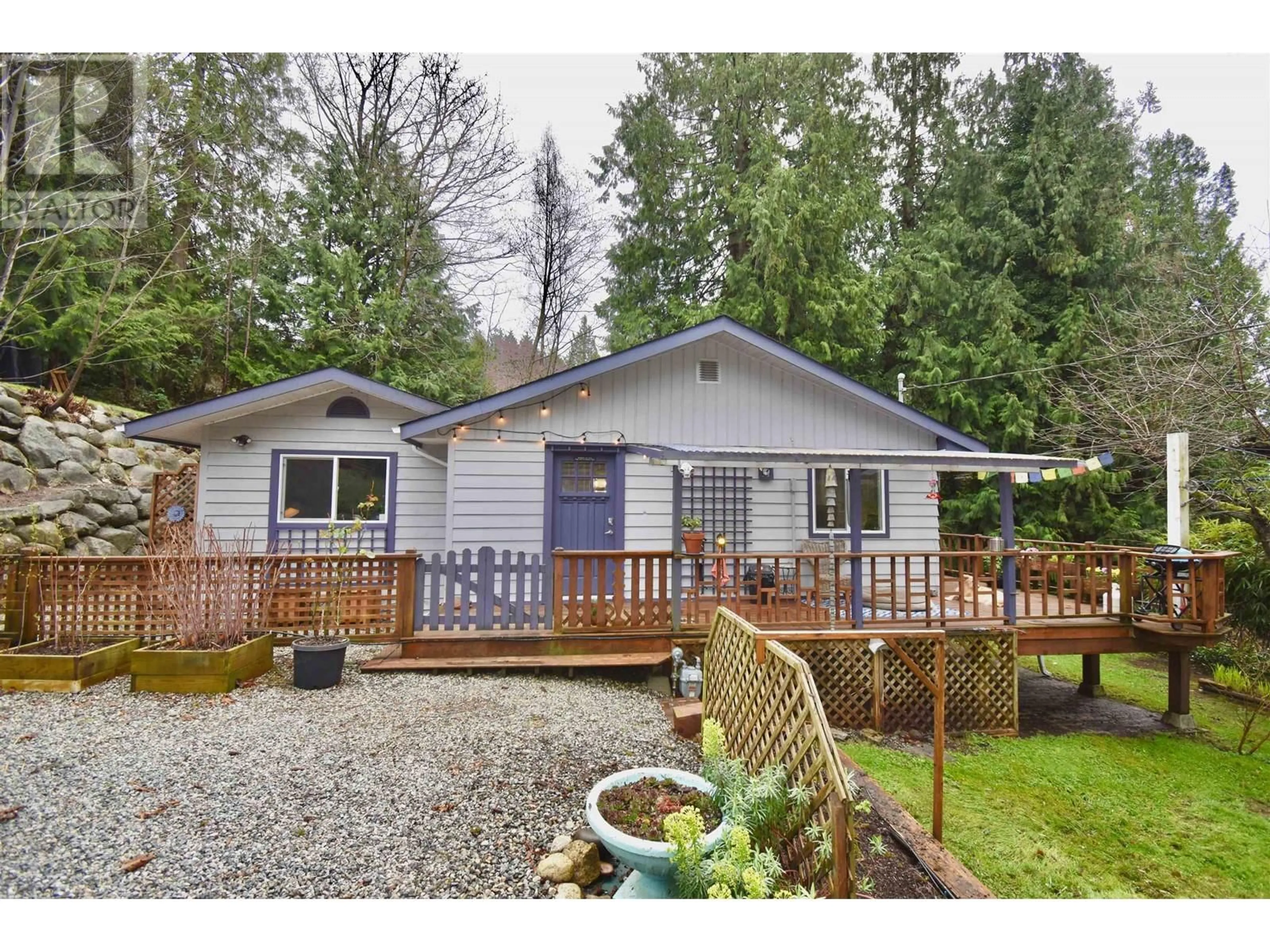Home with vinyl exterior material, street for 776 GEDDES ROAD, Roberts Creek British Columbia V0N2W6
