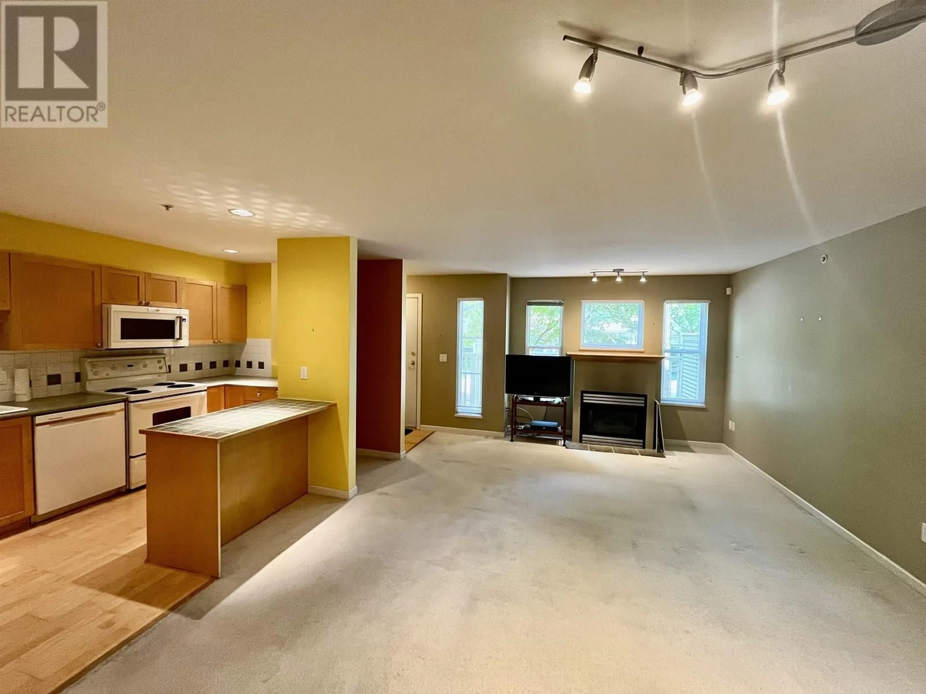 Open concept kitchen, unknown for 116 - 1702 56TH STREET, Delta British Columbia V4L2P5