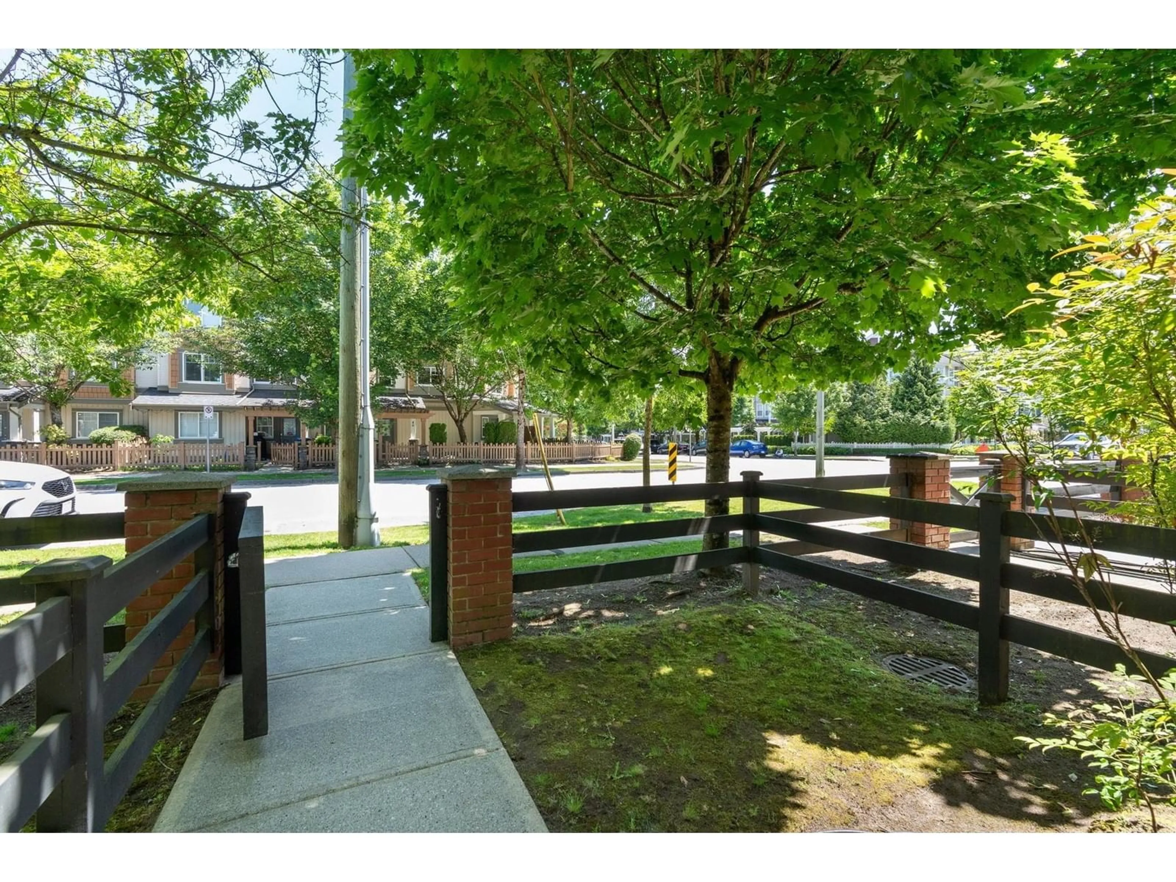 Patio, street for 4 - 8713 158, Surrey British Columbia V4N1G9